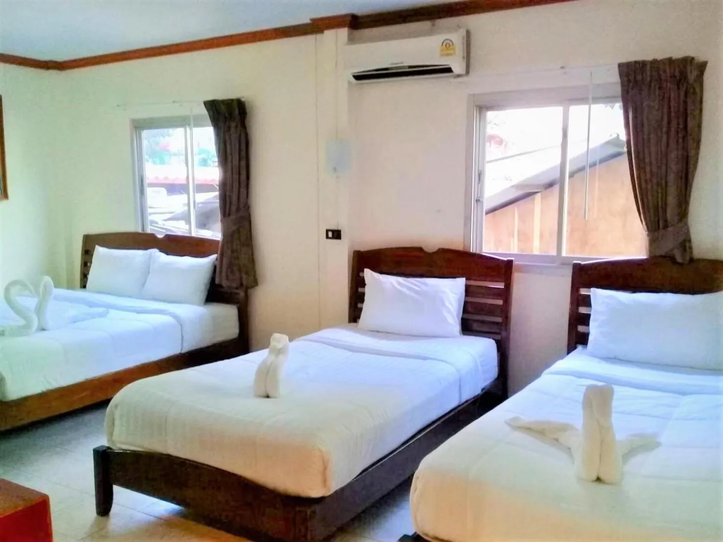 Bedroom, Bed in Golden Bee PhiPhi