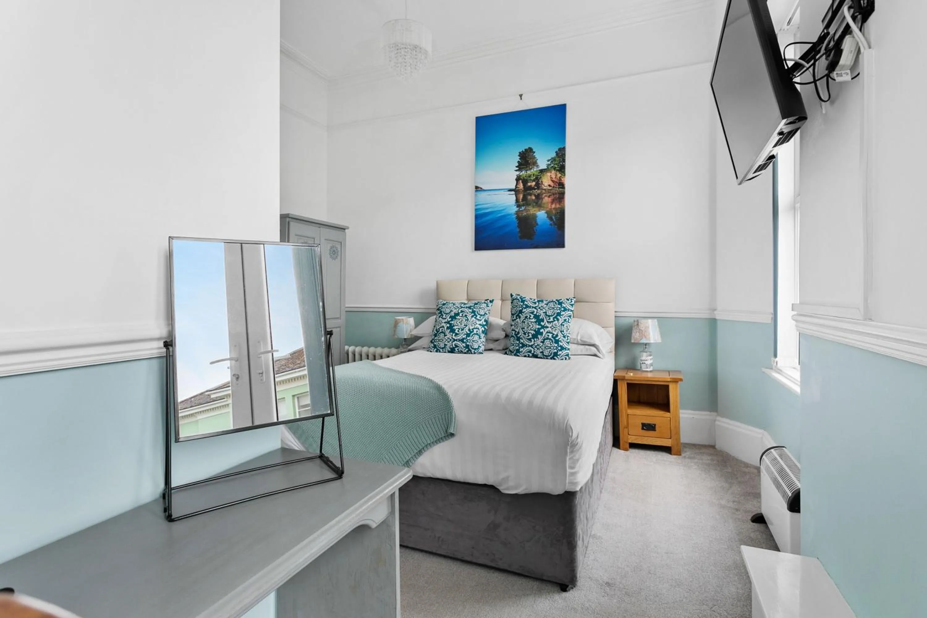 Bedroom, Bed in The Cimon