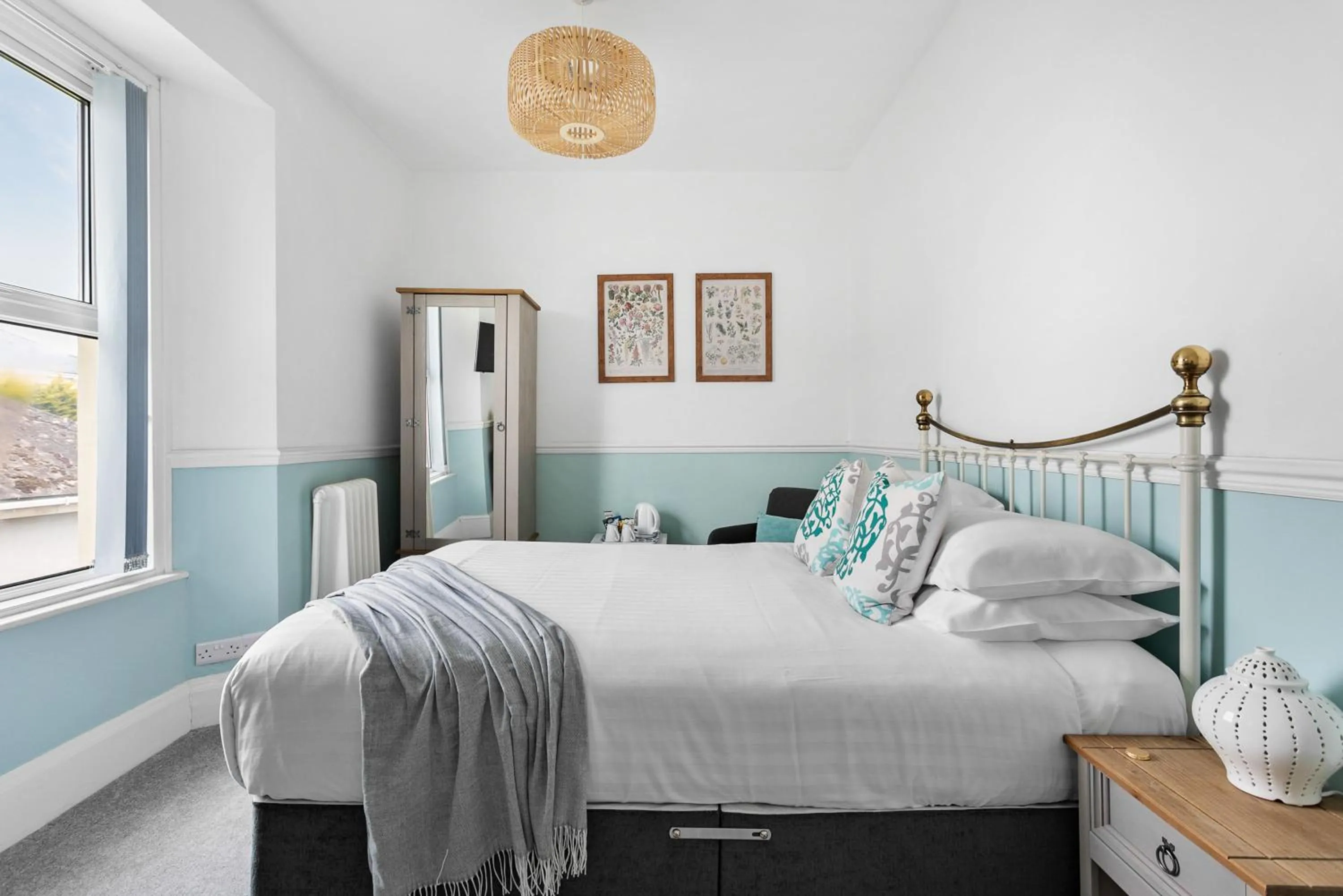 Photo of the whole room, Bed in The Cimon