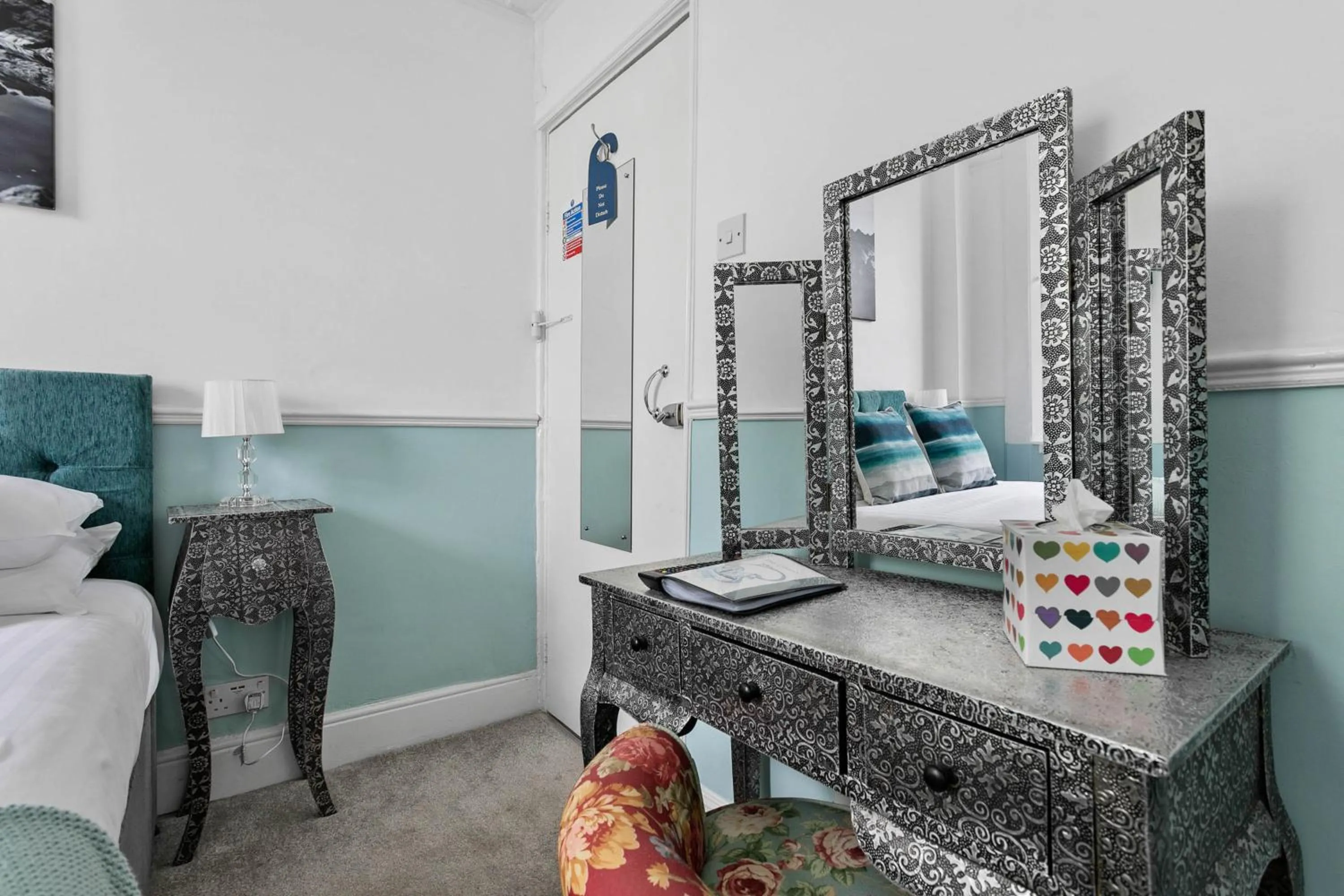 Bedroom, Bed in The Cimon