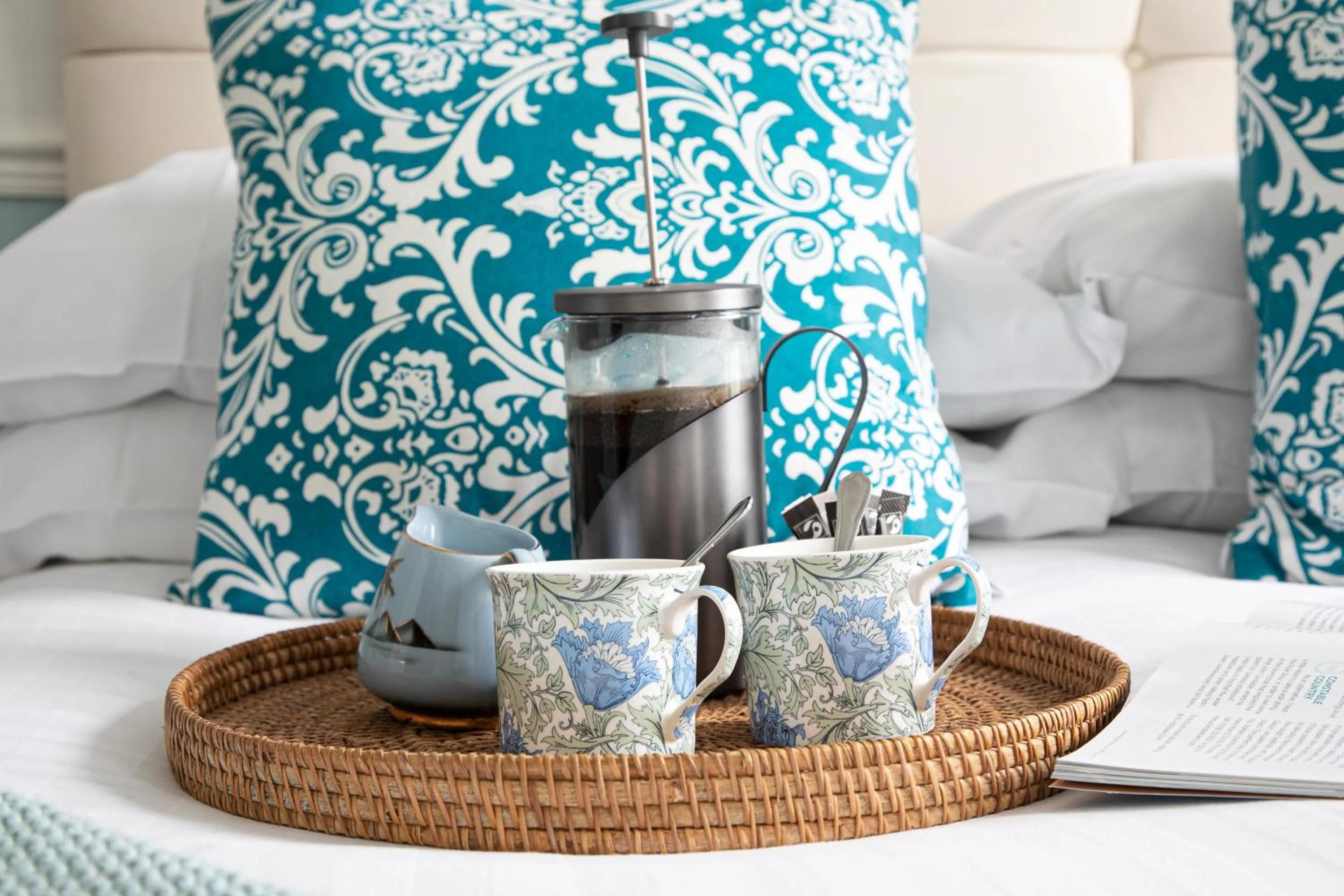 Coffee/tea facilities, Bed in The Cimon