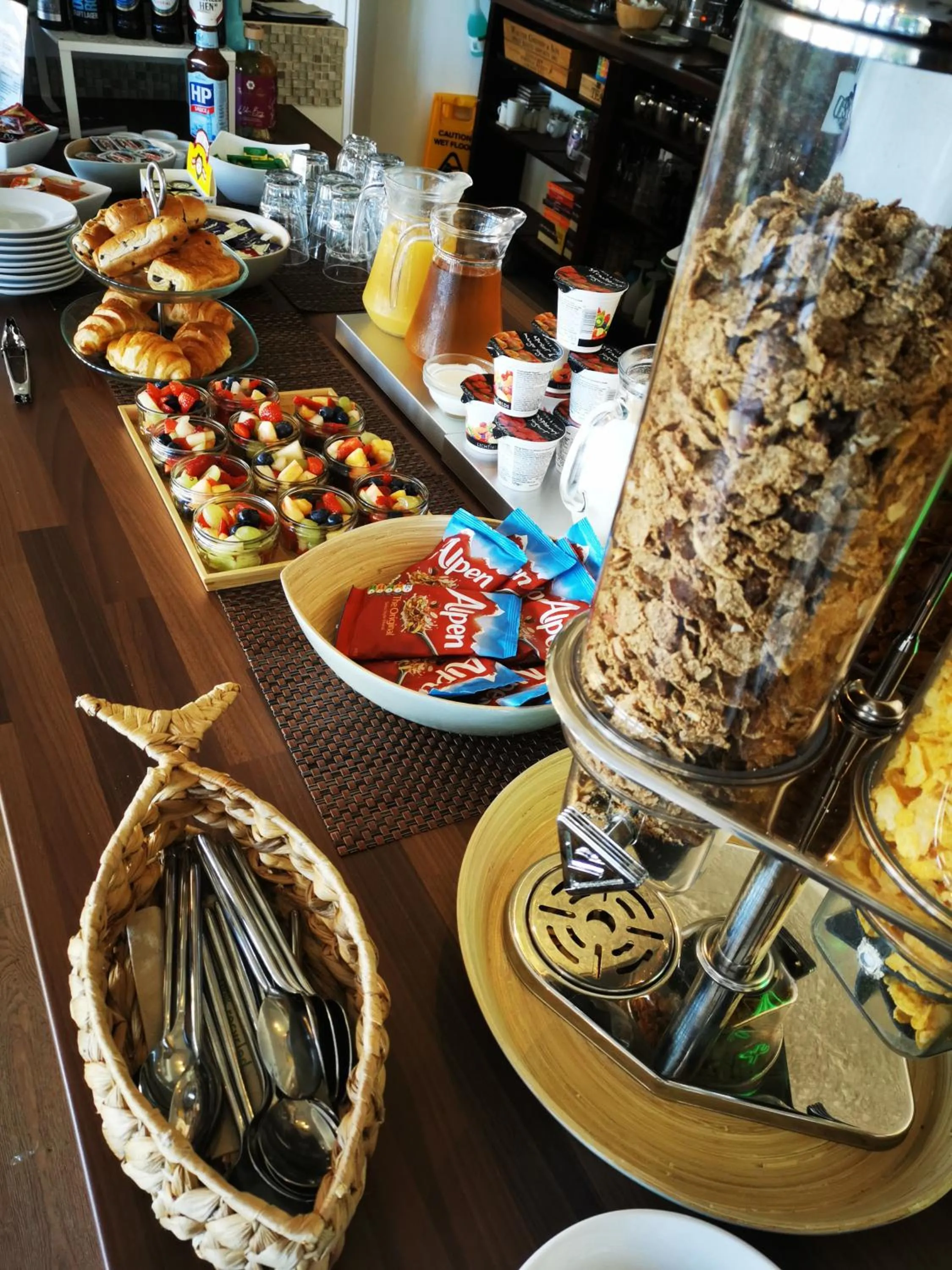 Buffet breakfast in The Cimon