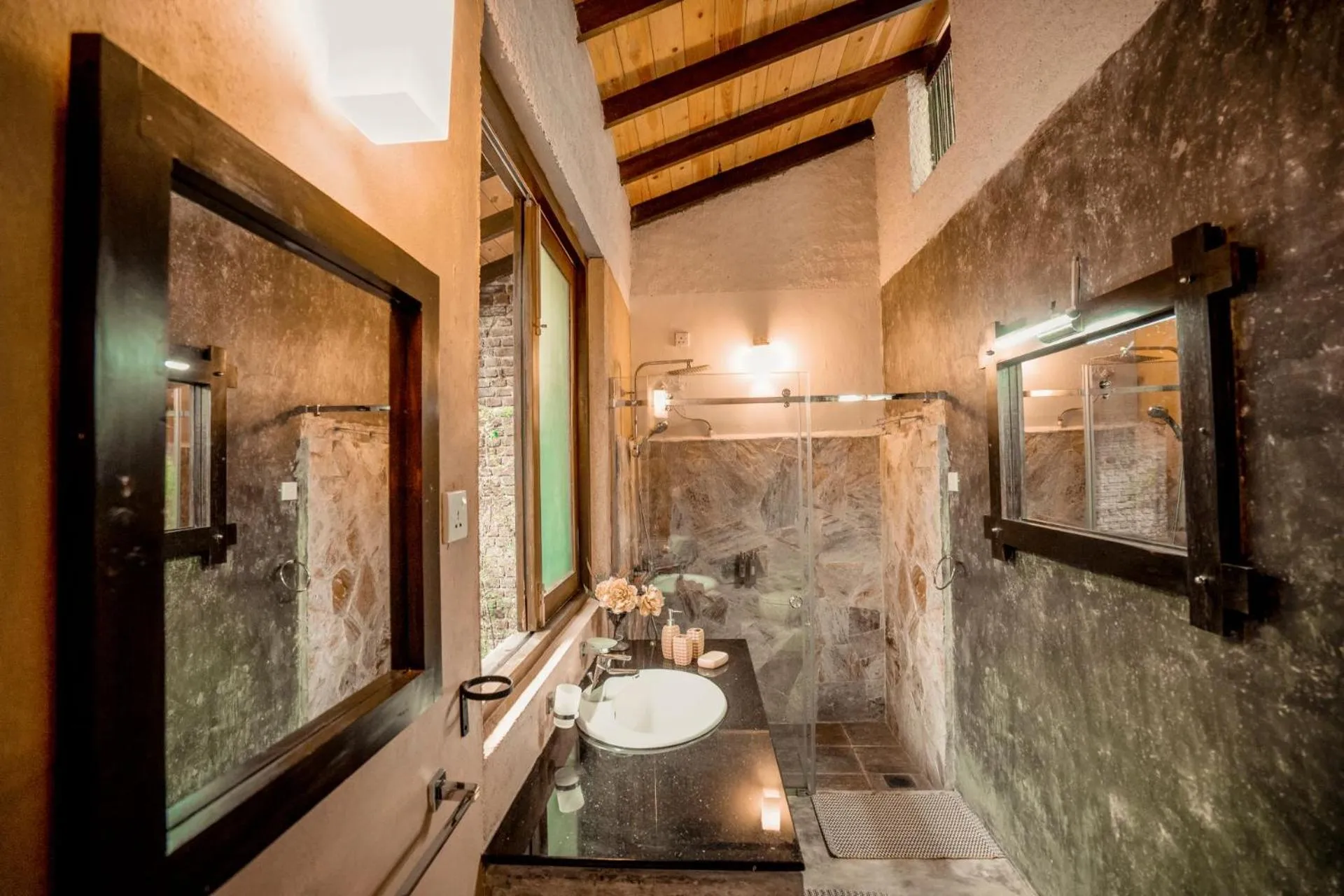 Shower in Arsulana Eco Lodge & Spa