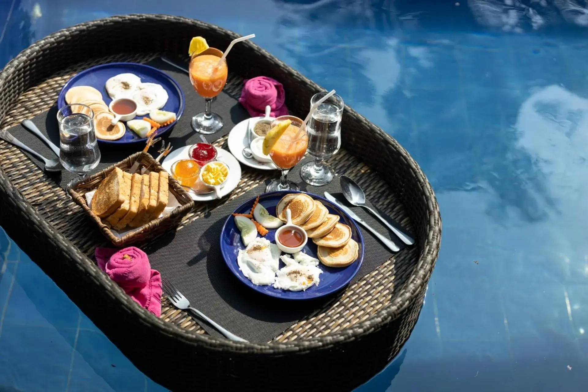 Food and drinks in Arsulana Eco Lodge & Spa Food and drinks in Arsulana Eco Lodge & Spa