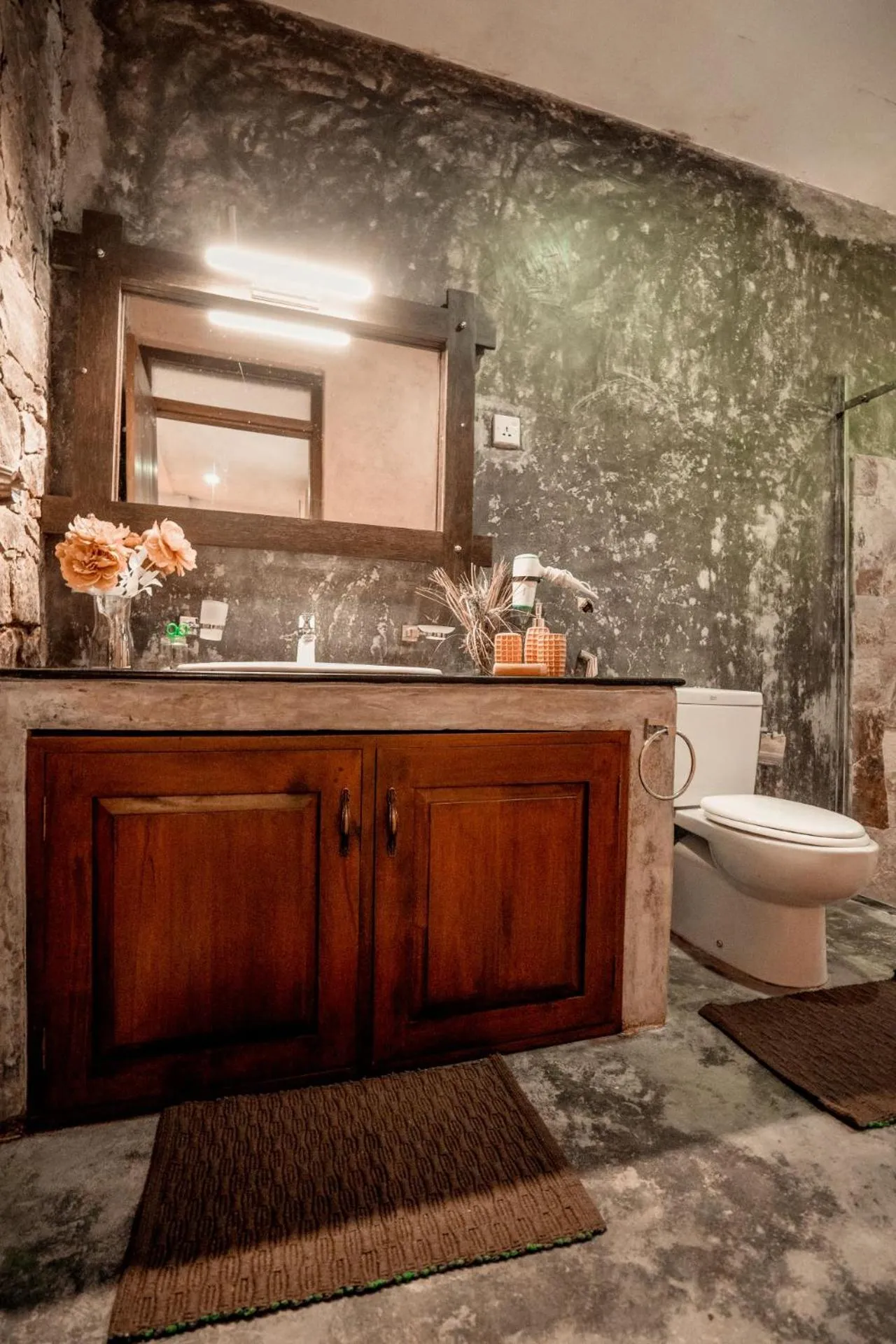 Toilet in Arsulana Eco Lodge & Spa