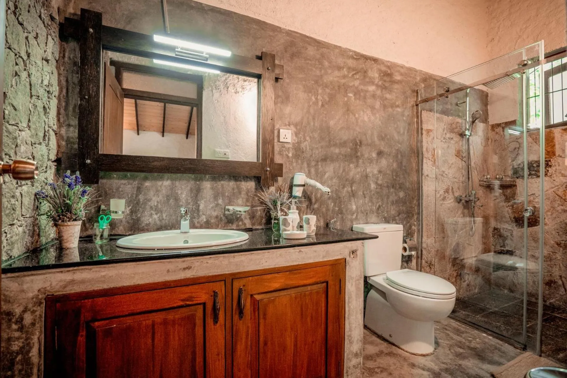 Shower in Arsulana Eco Lodge & Spa