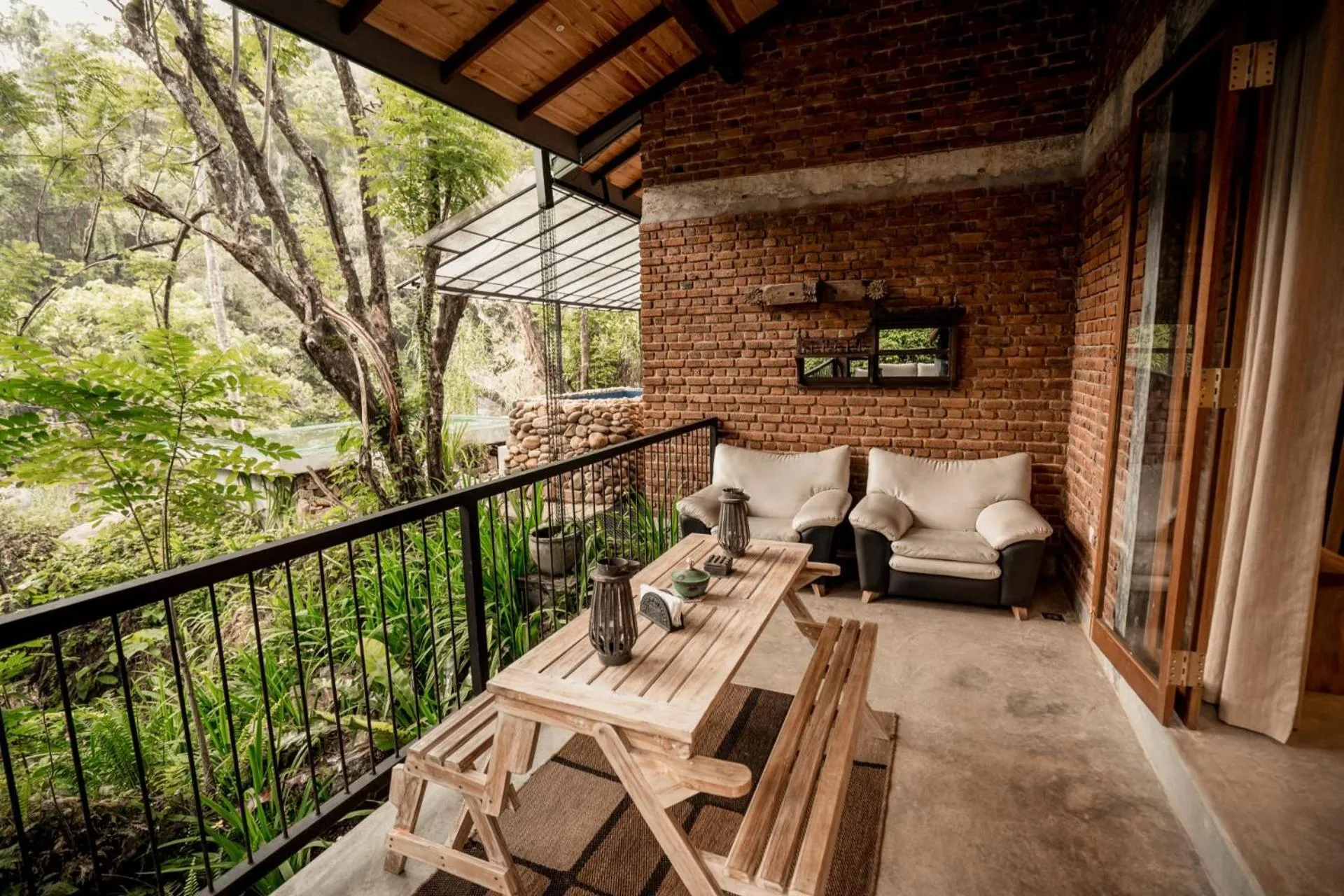 Day in Arsulana Eco Lodge & Spa