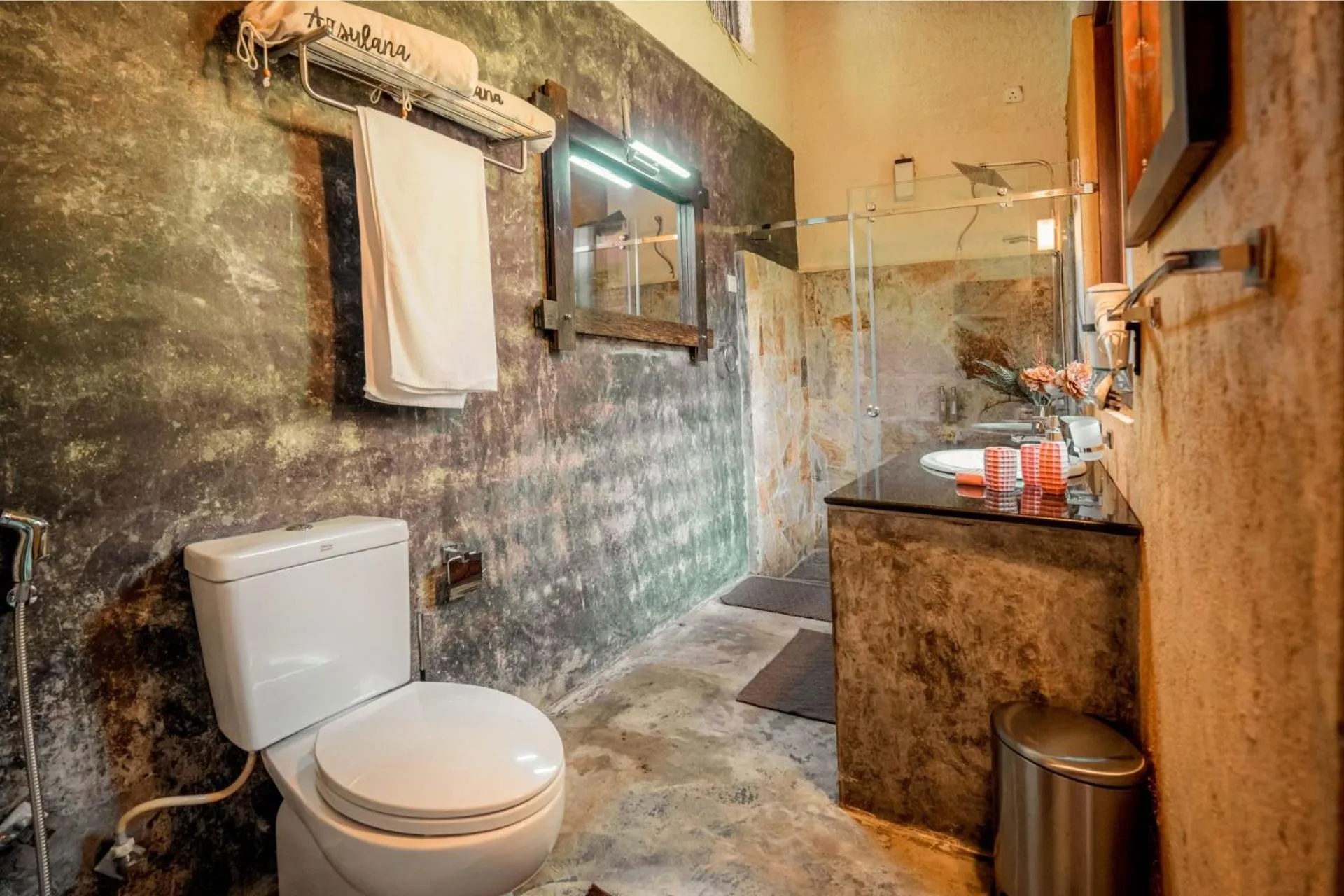 Shower in Arsulana Eco Lodge & Spa