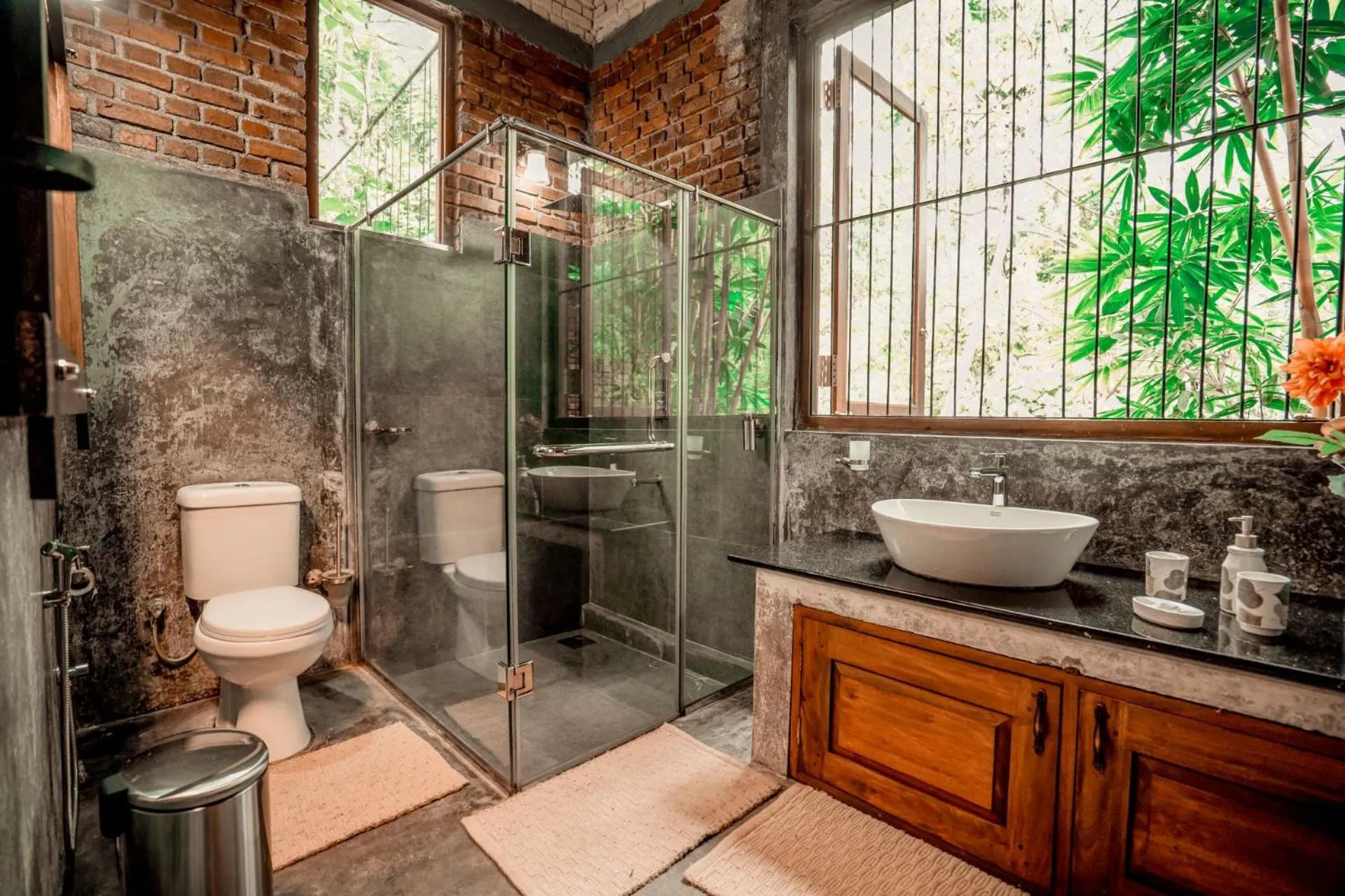 Shower in Arsulana Eco Lodge & Spa