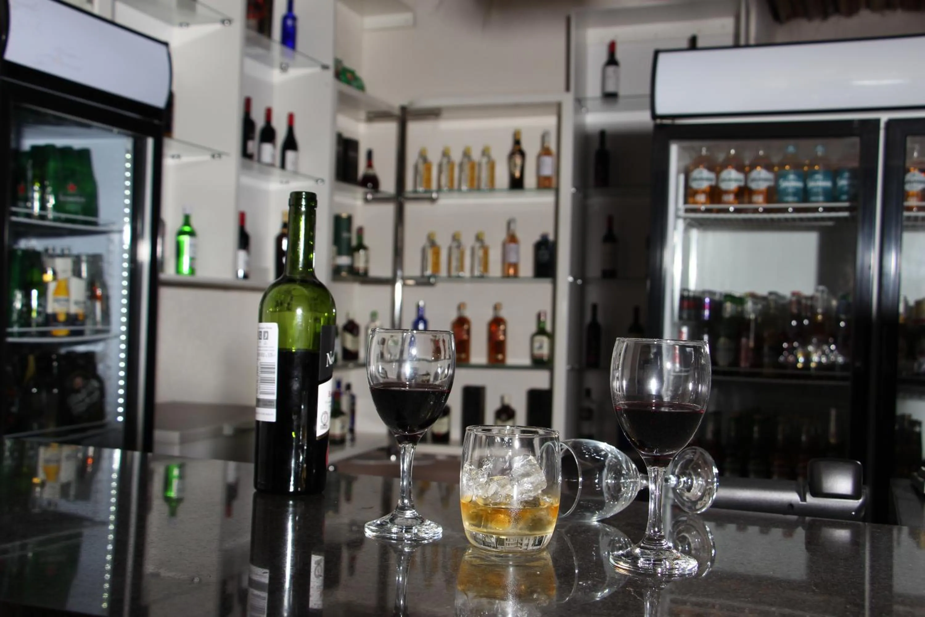 Restaurant/places to eat in View Inn Exclusive Lodge