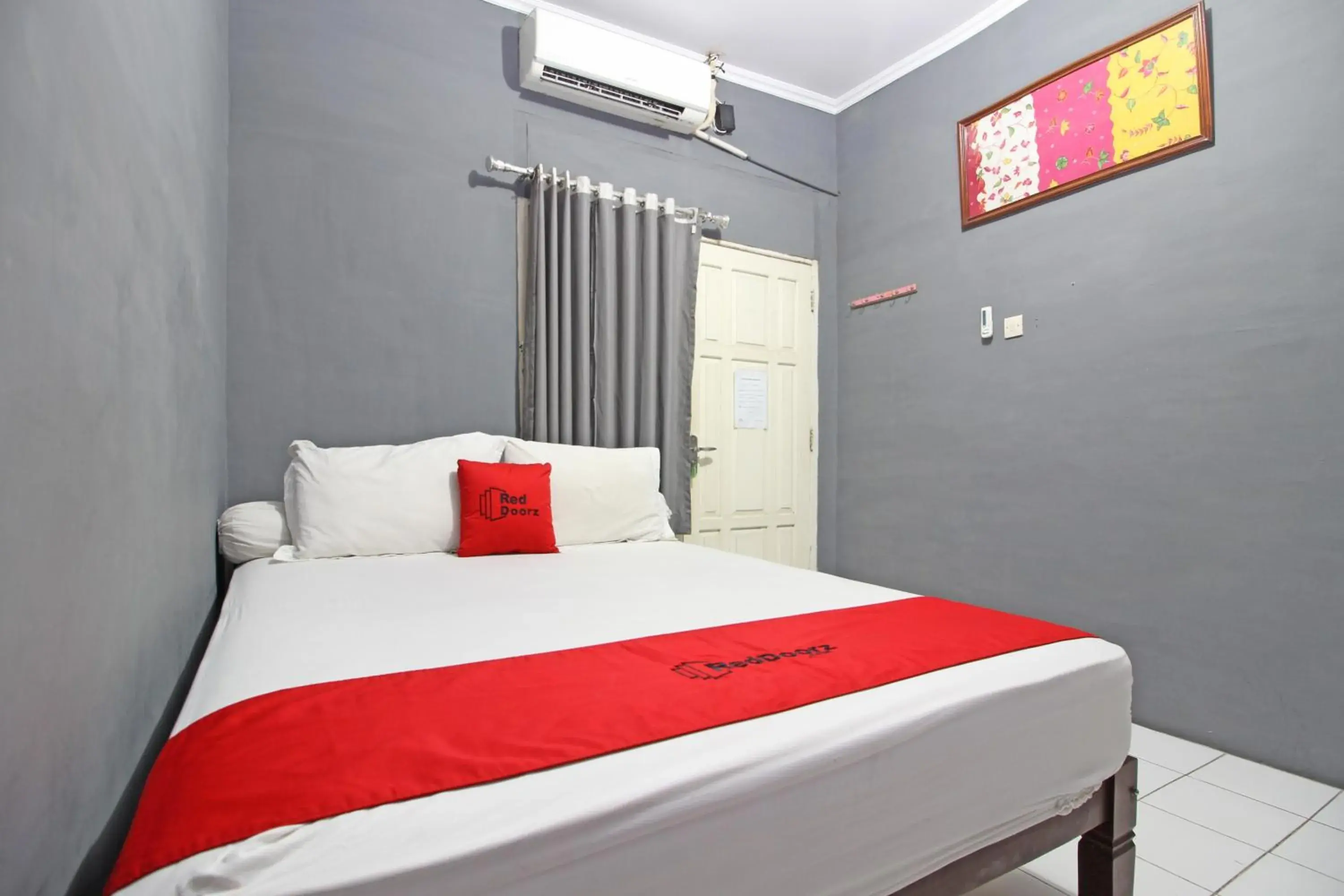 Bedroom, Bed in RedDoorz near Terminal Condong Catur Bedroom, Bed in RedDoorz near Terminal Condong Catur