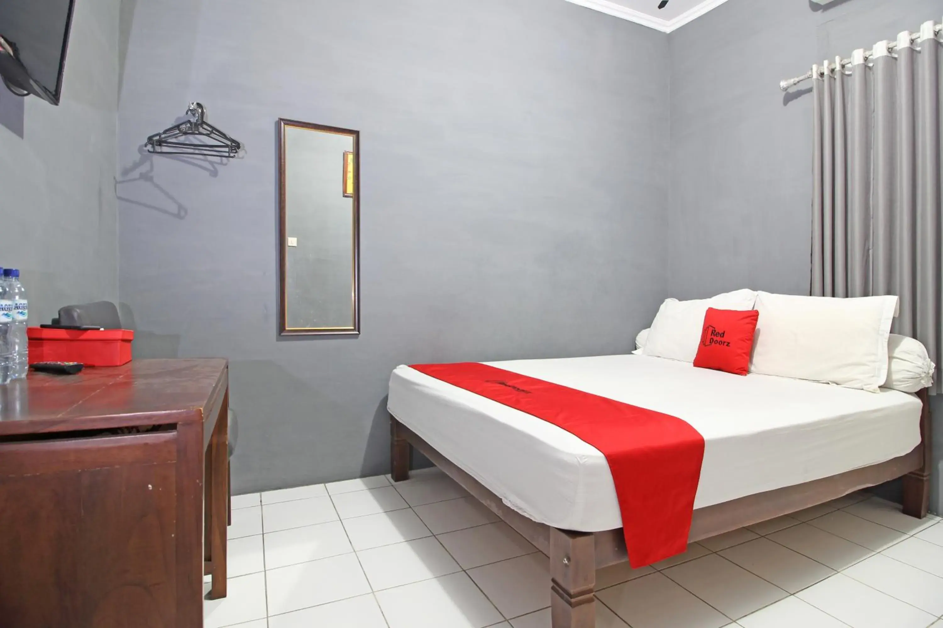 Bedroom, Bed in RedDoorz near Terminal Condong Catur Bedroom, Bed in RedDoorz near Terminal Condong Catur