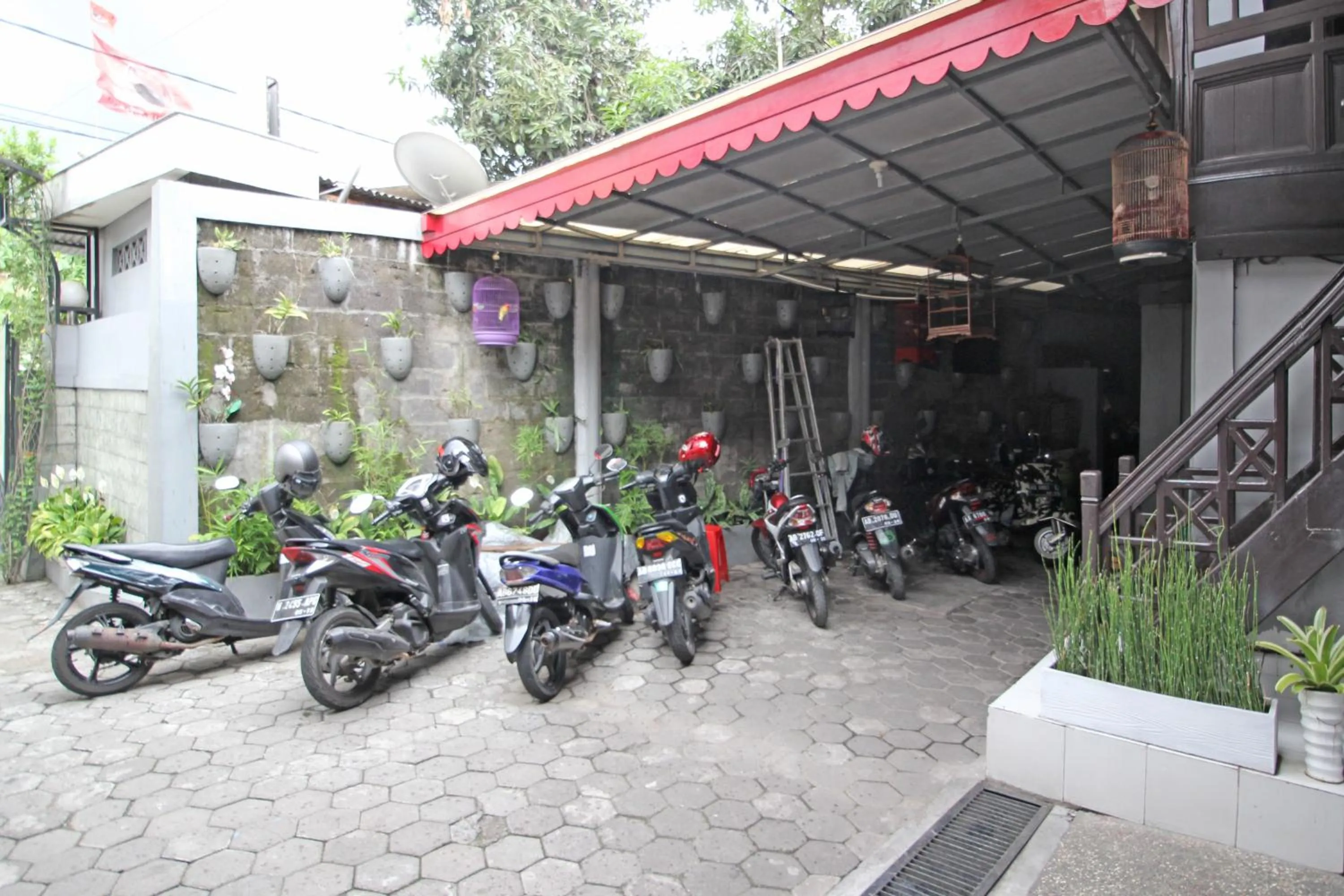 Property building in RedDoorz near Terminal Condong Catur