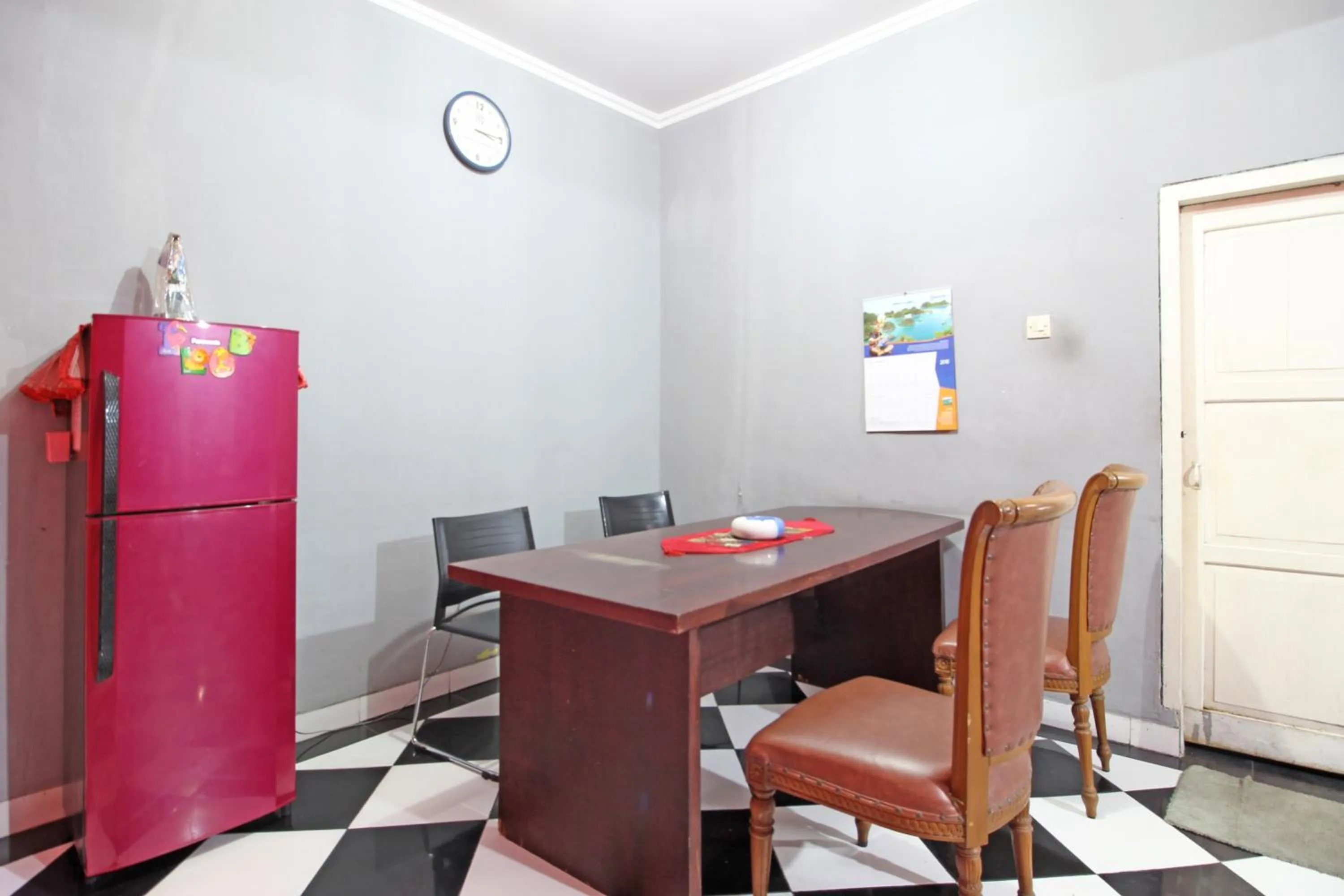 Lobby or reception in RedDoorz near Terminal Condong Catur