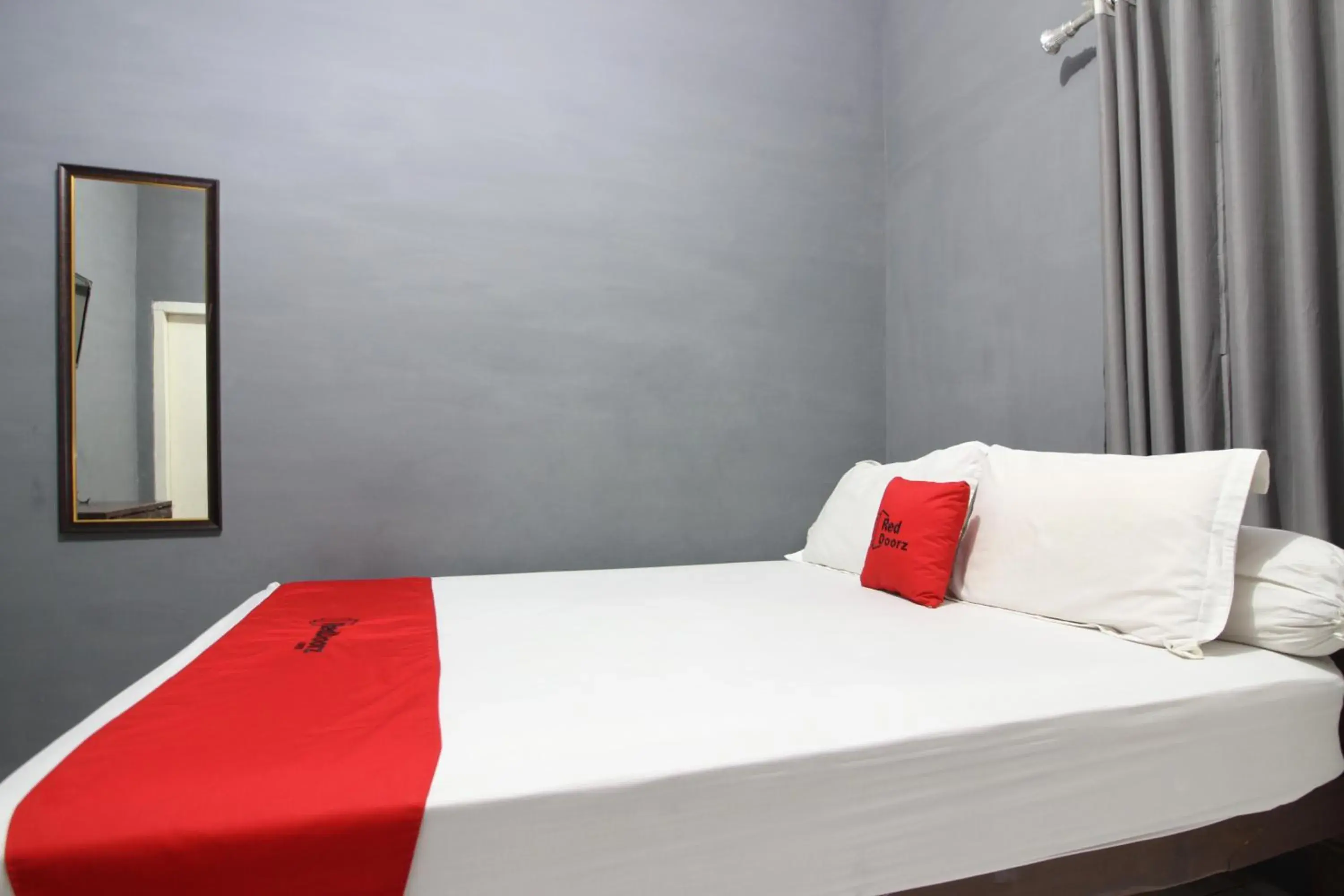 Bedroom, Bed in RedDoorz near Terminal Condong Catur Bedroom, Bed in RedDoorz near Terminal Condong Catur