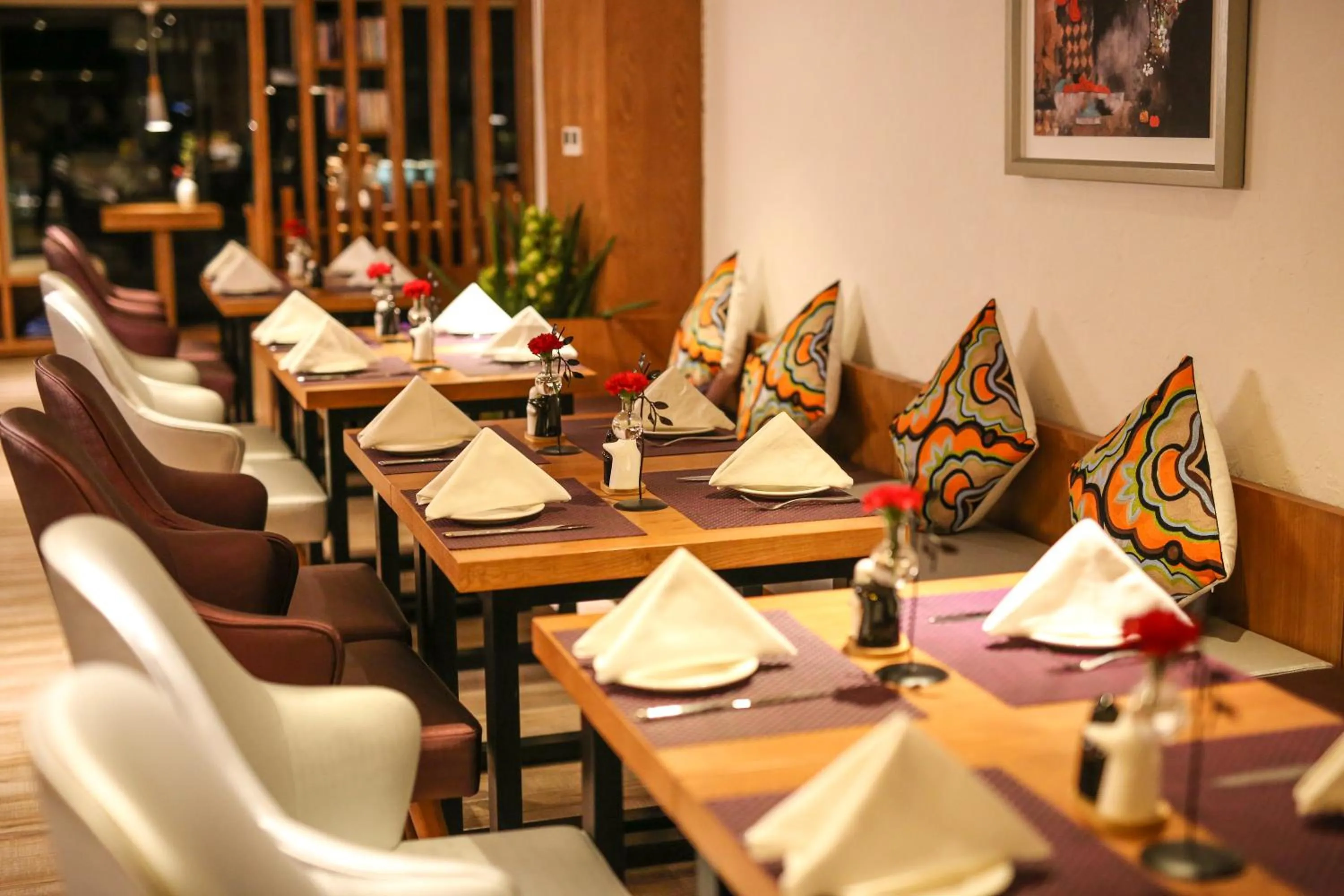 Restaurant/places to eat in SSAW Boutique Hotel Shanghai Yilin