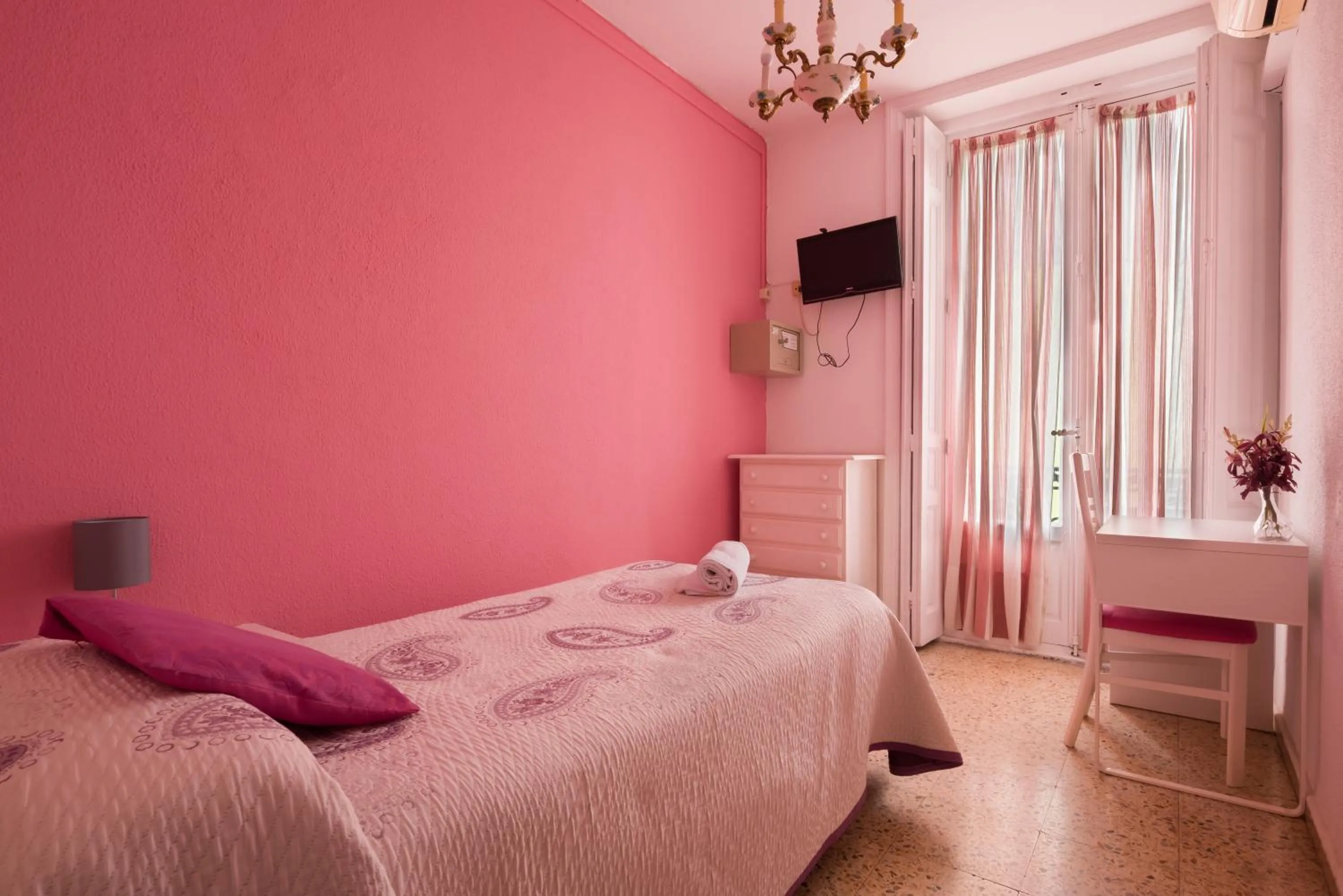 Hostal Valencia Madrid