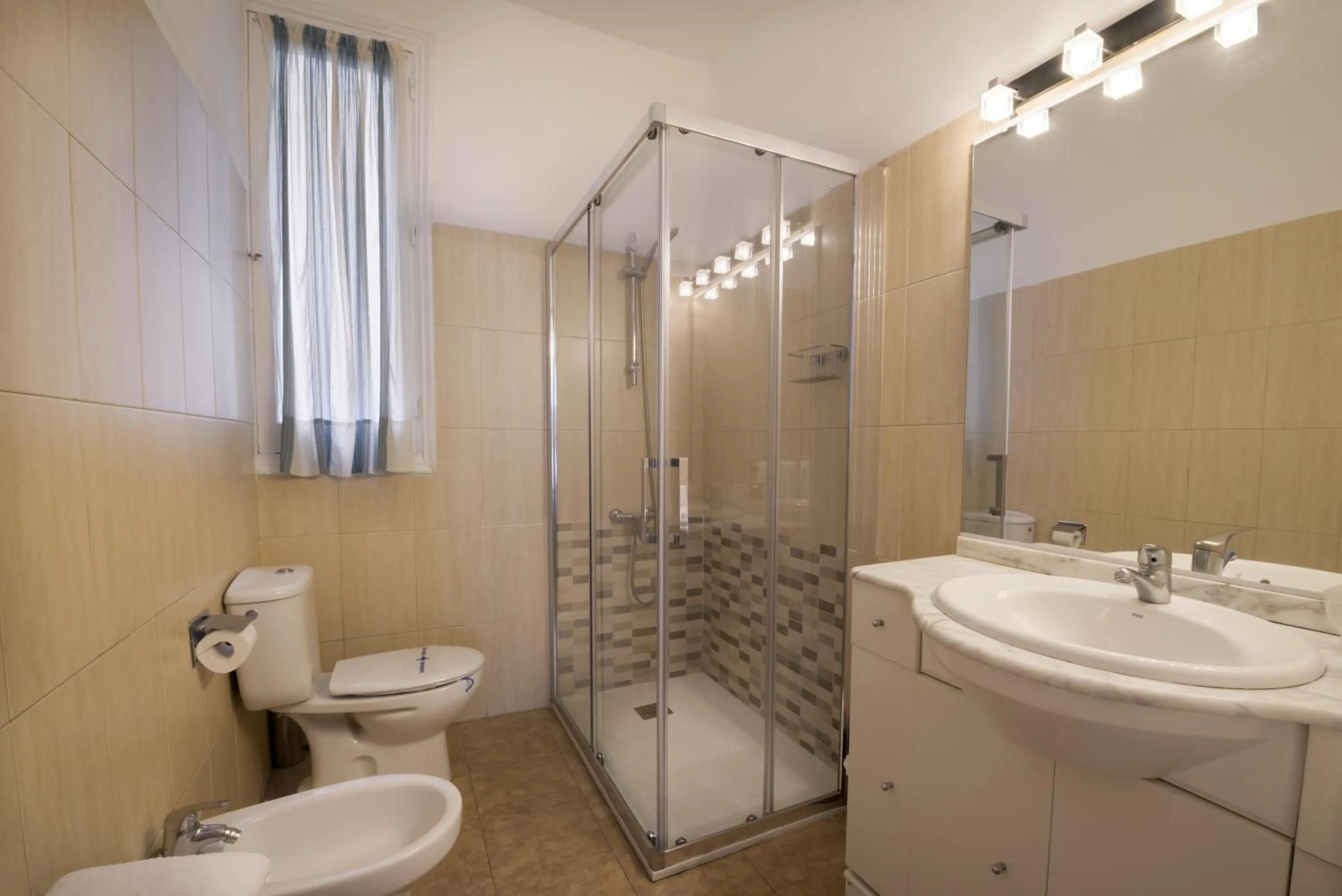 Hostal Valencia Madrid