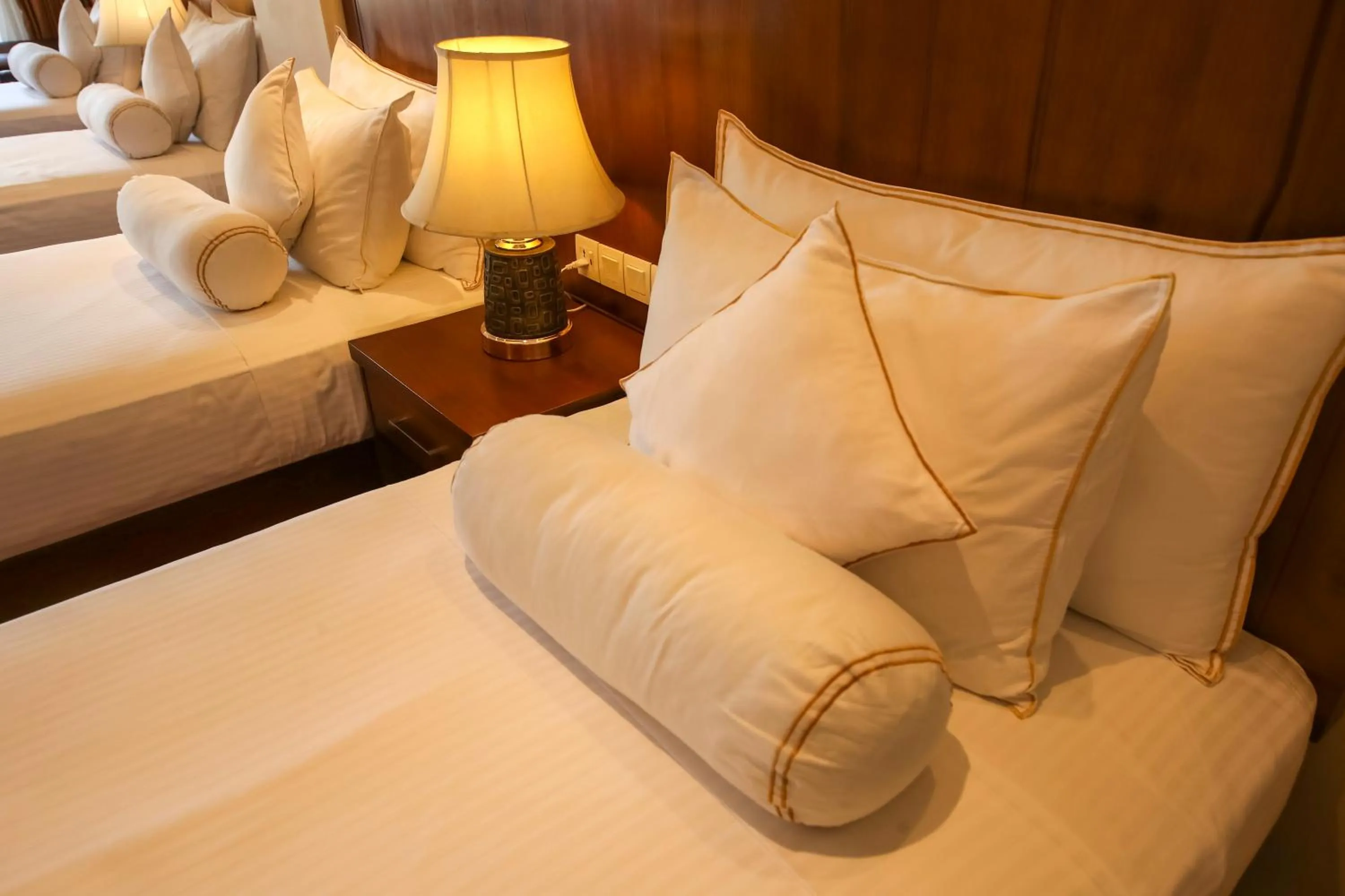 Photo of the whole room, Bed in Serene Kandy