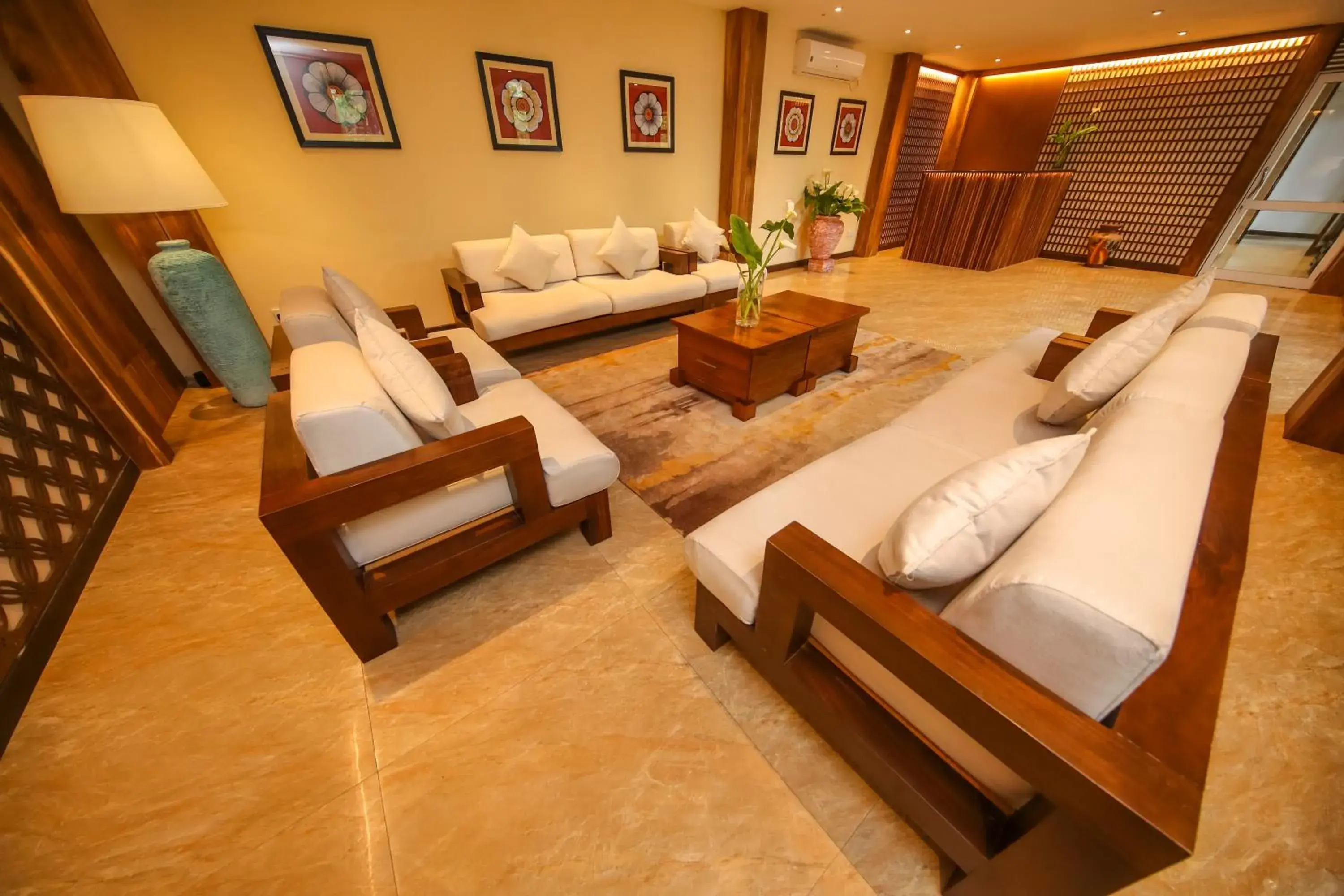 Lobby or reception in Serene Kandy Lobby or reception in Serene Kandy