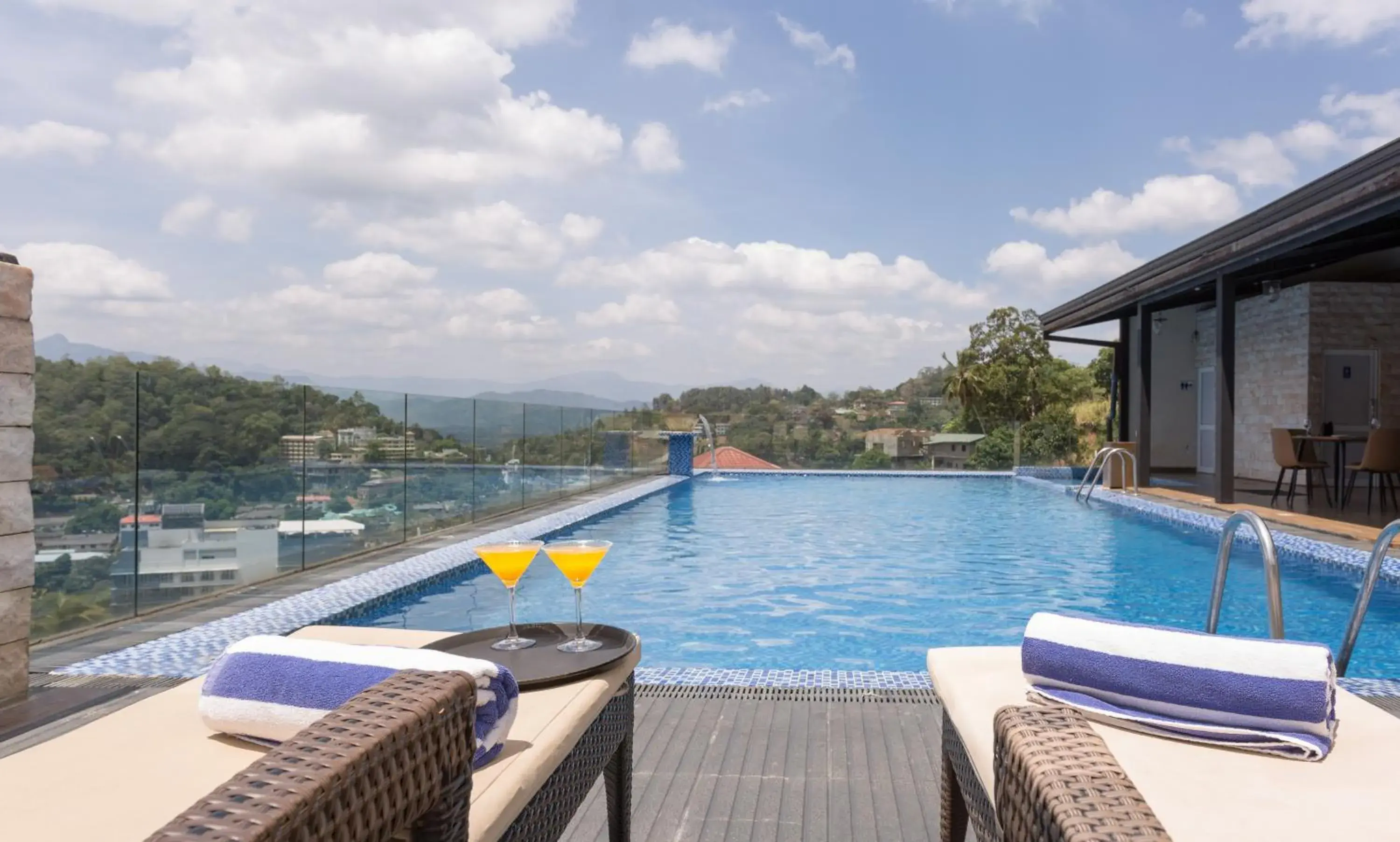 Swimming pool in Serene Kandy Swimming pool in Serene Kandy