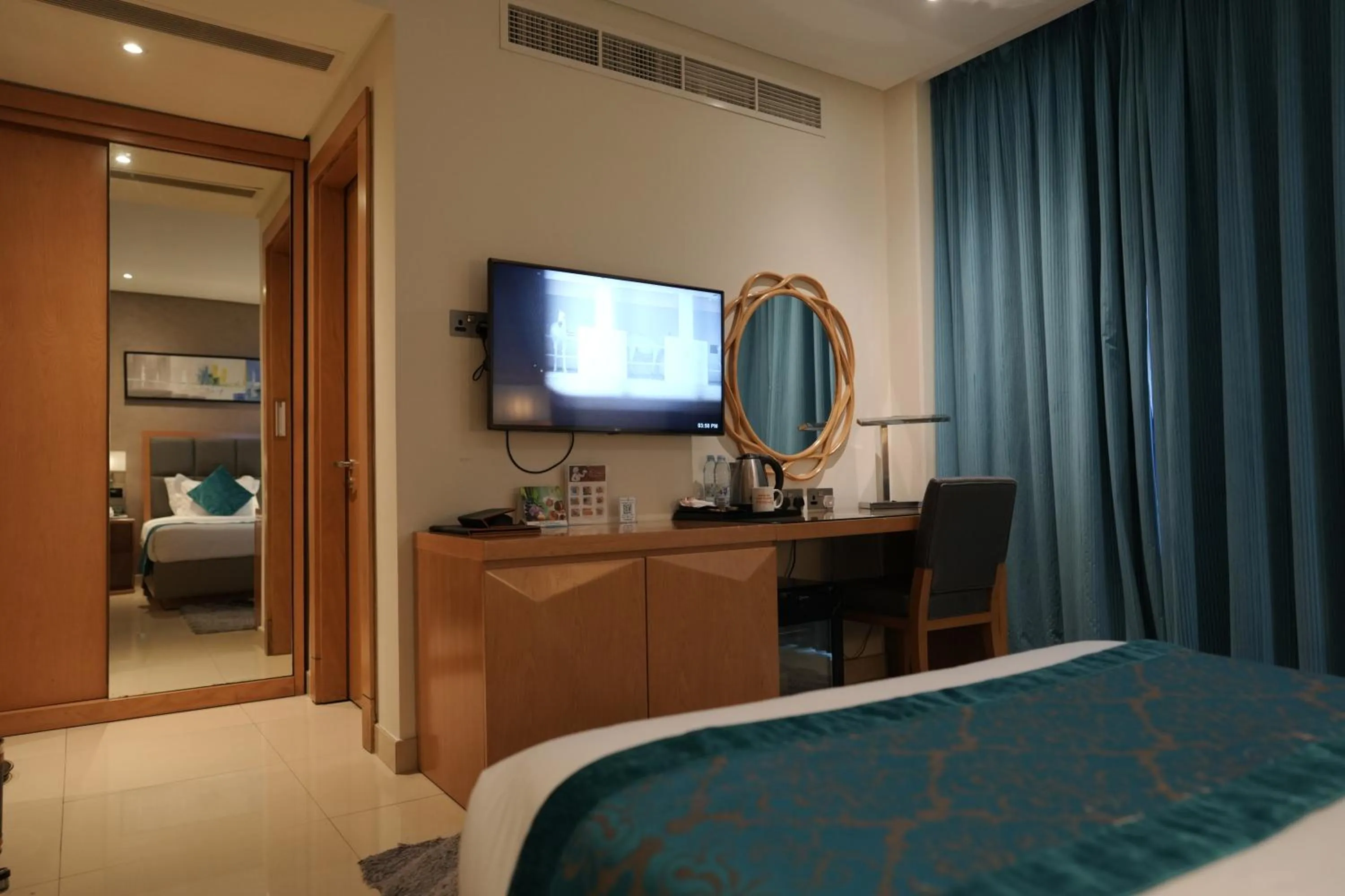 TV and multimedia, Bed in Meshal Hotel
