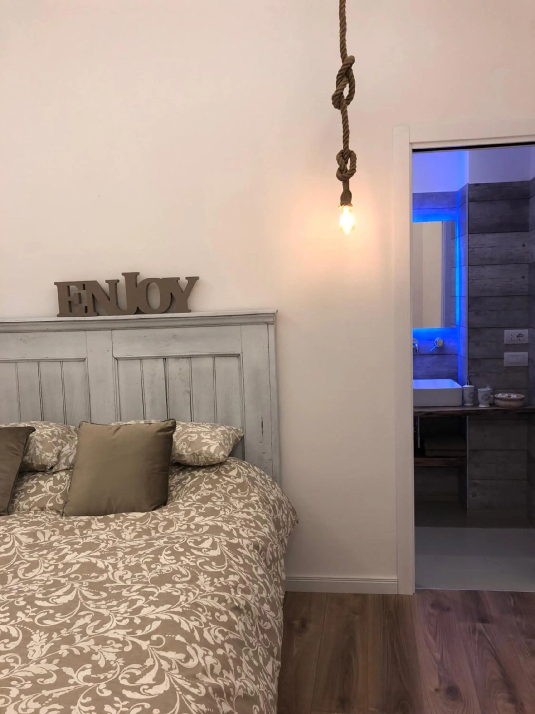 Bed in Edera e Camelie