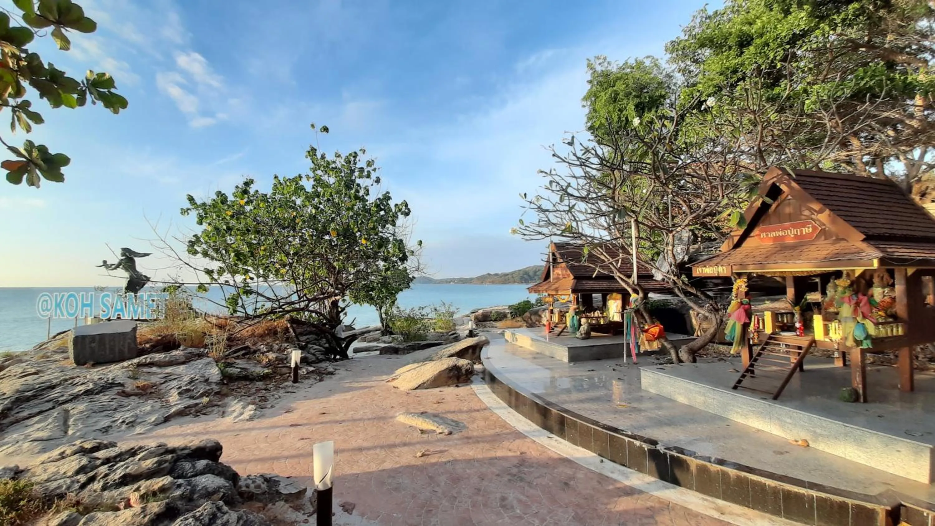 Beach in Runa Group House Samed