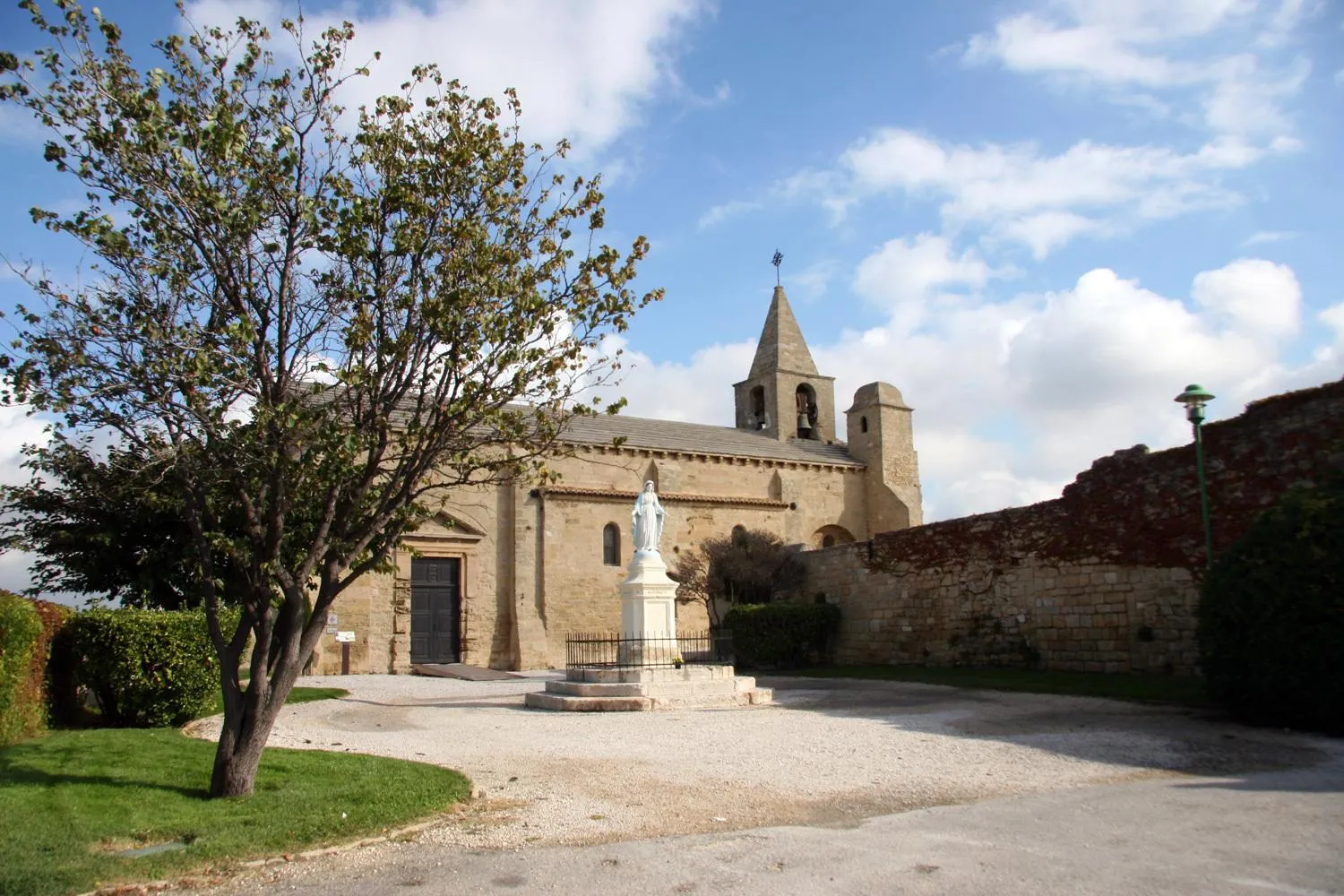 Property building in Allotel