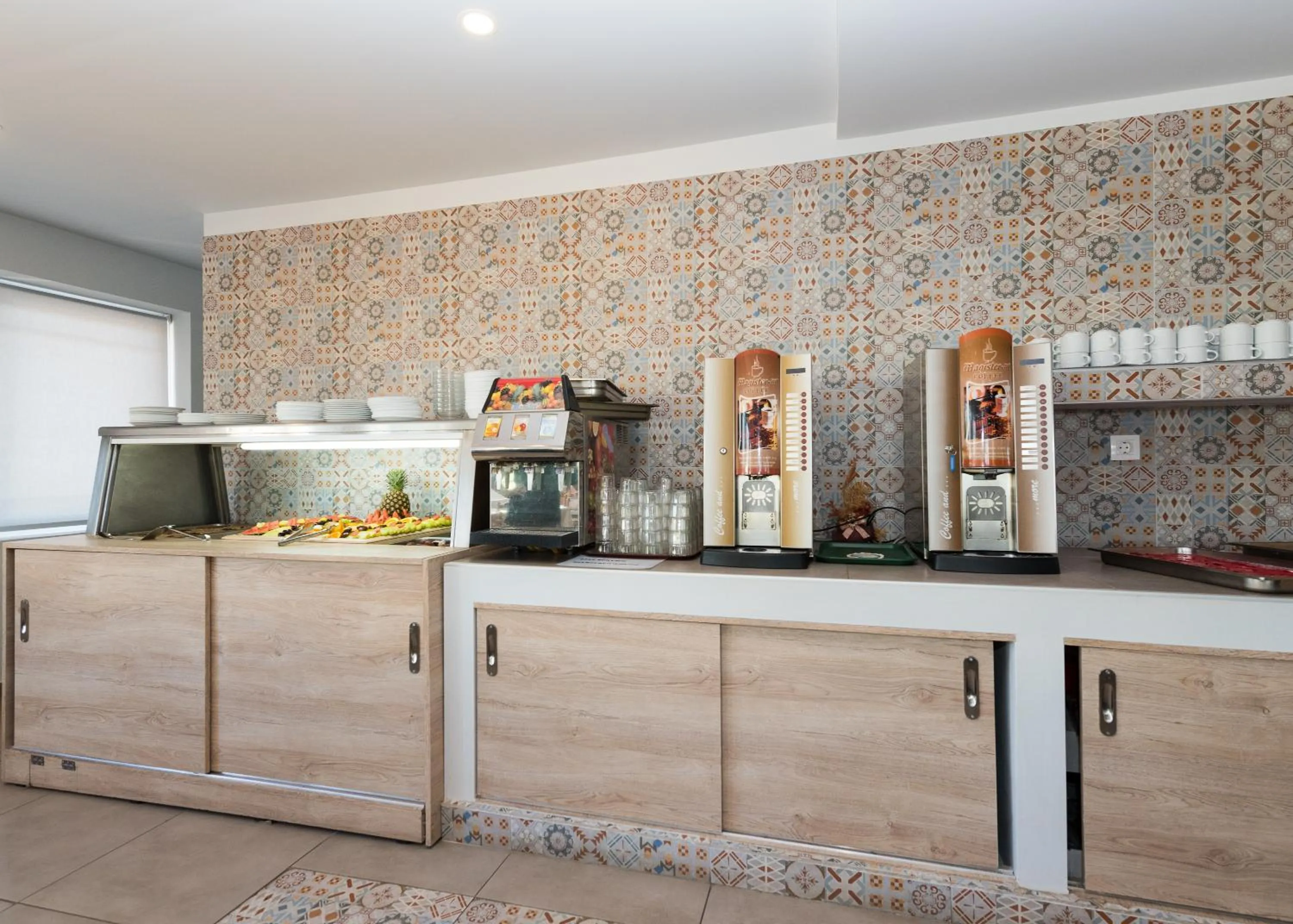 Coffee/tea facilities in Fantasy Hotel