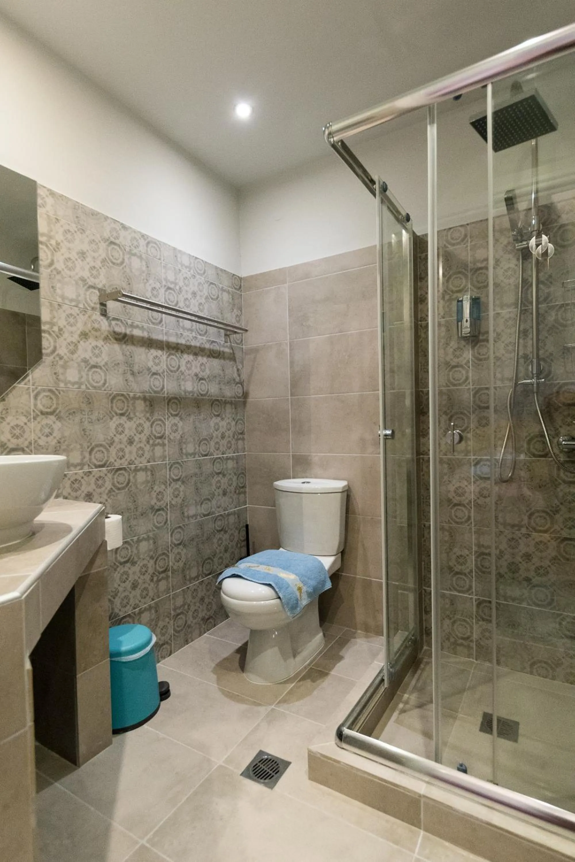 Shower in Fantasy Hotel