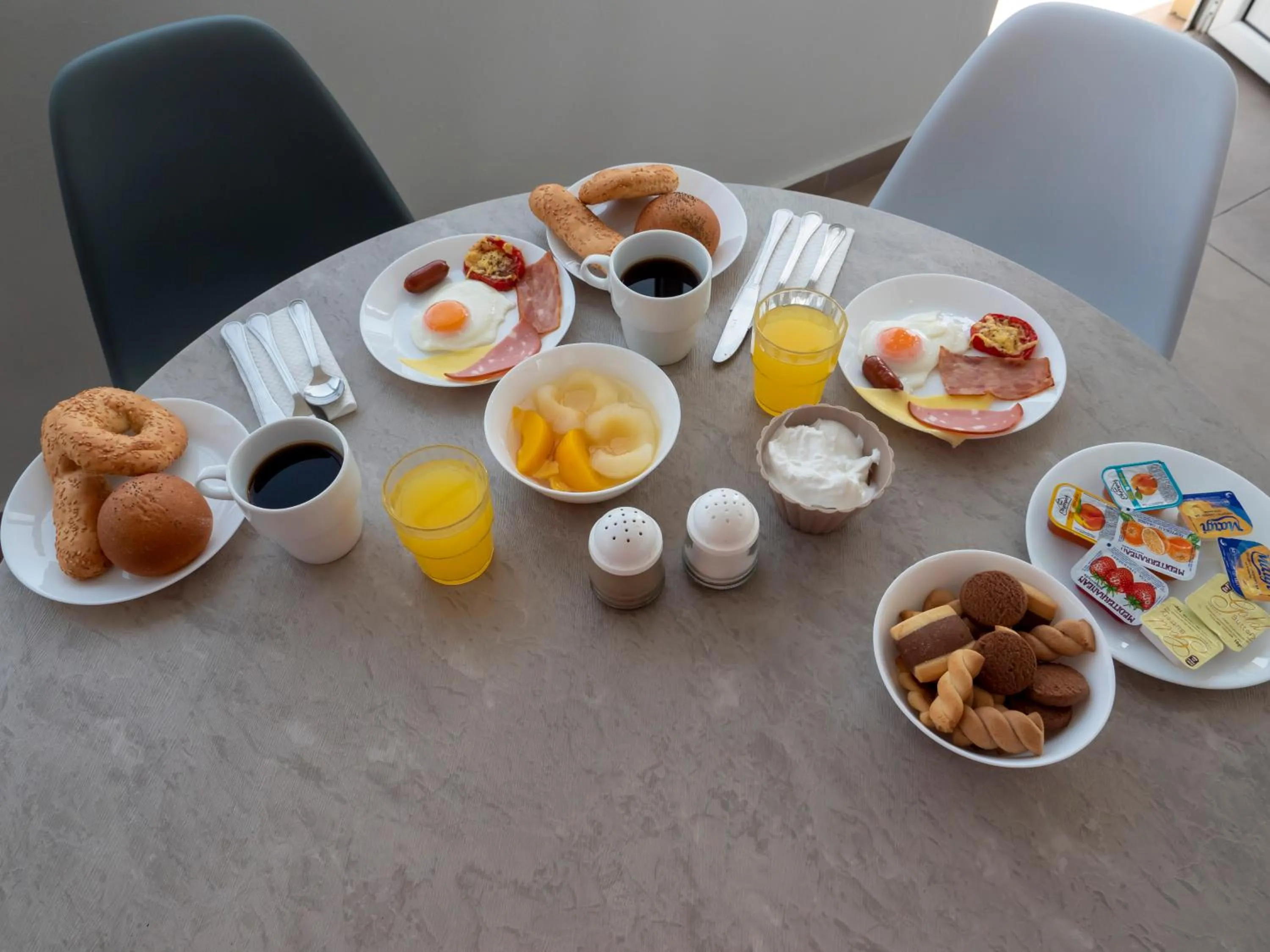 Food and drinks in Fantasy Hotel