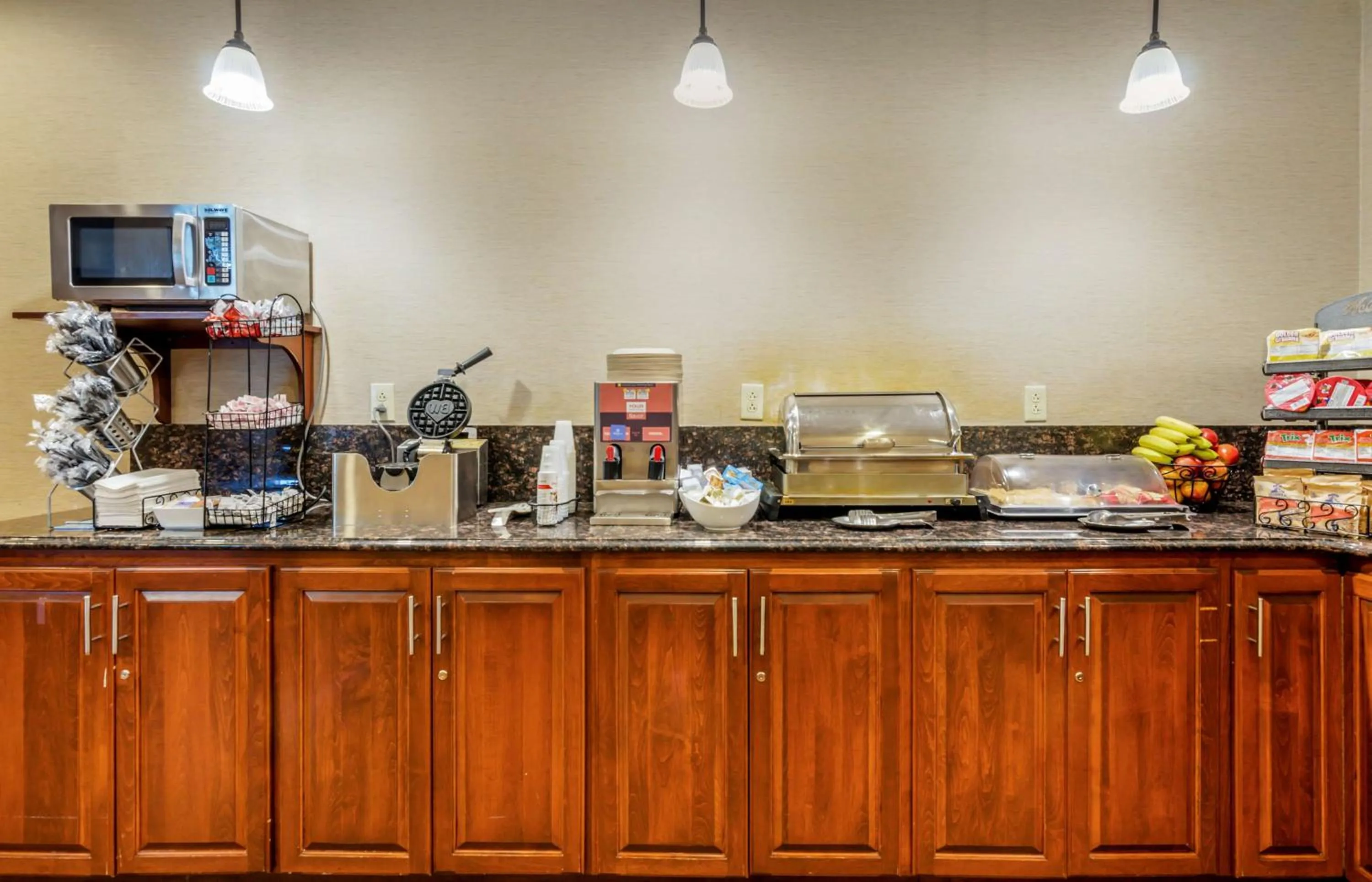 Breakfast in BEST WESTERN PLUS Inn at Valley View