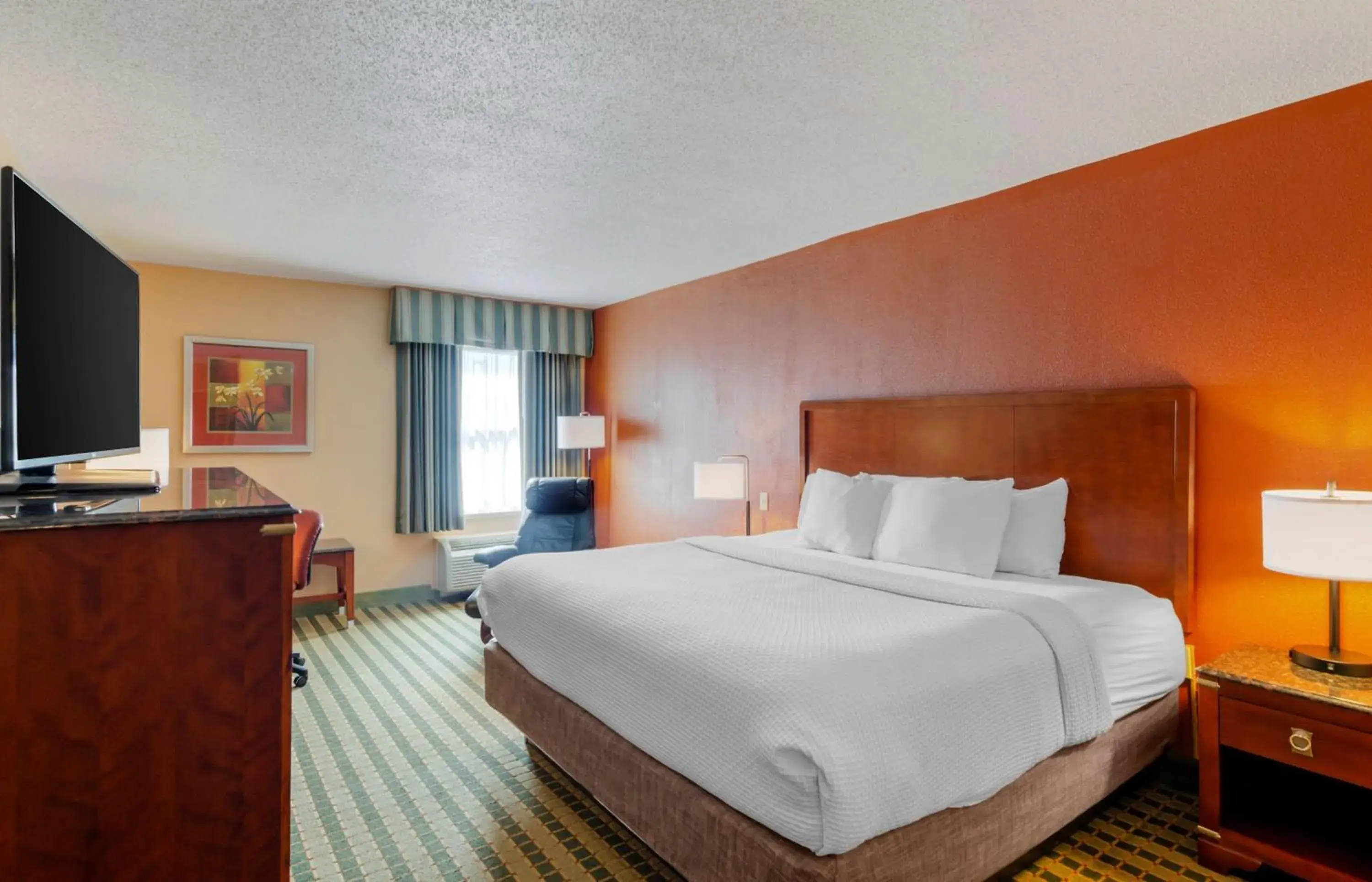 Bedroom, Bed in BEST WESTERN PLUS Inn at Valley View Bedroom, Bed in BEST WESTERN PLUS Inn at Valley View