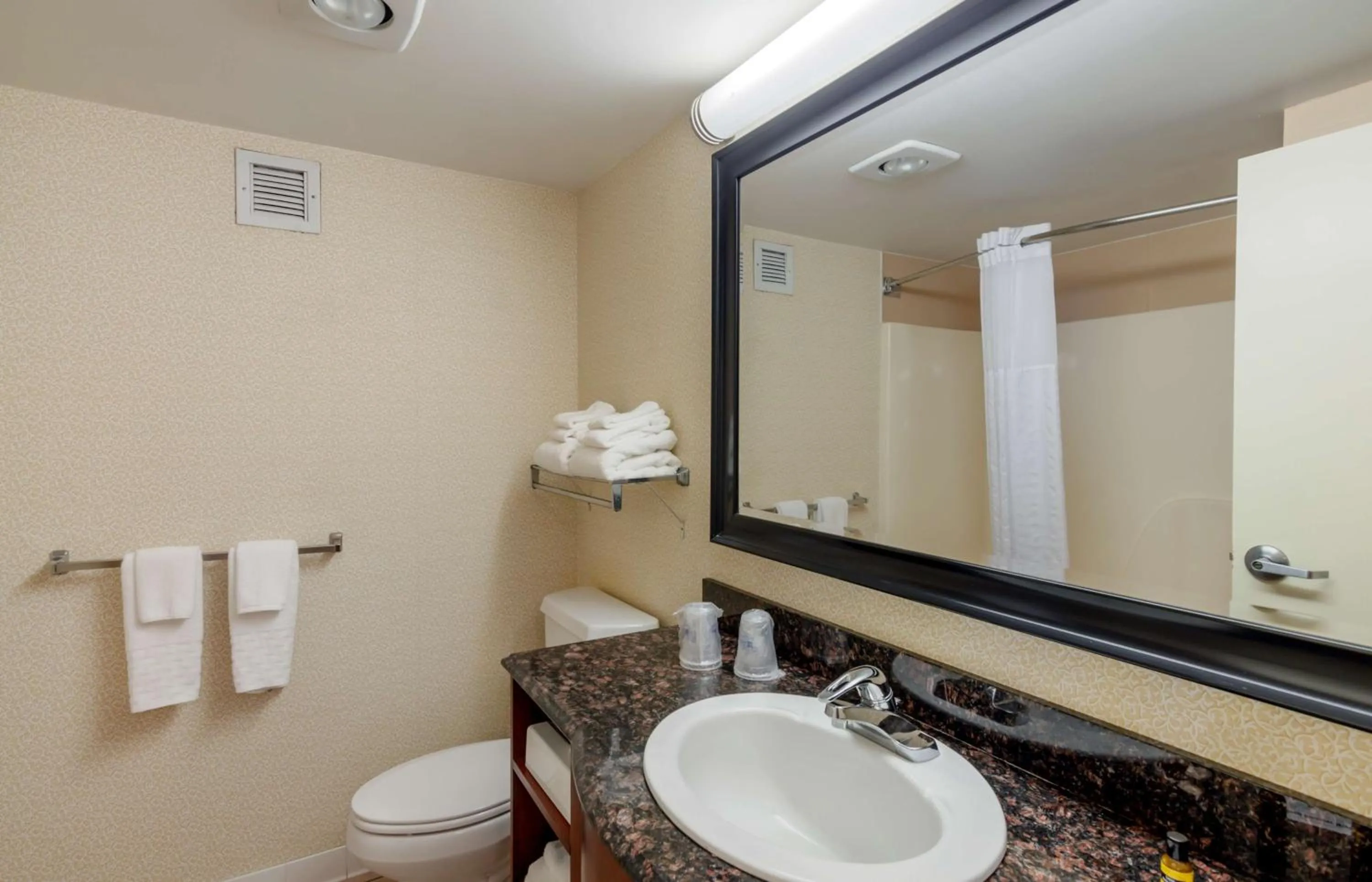 Bathroom in BEST WESTERN PLUS Inn at Valley View