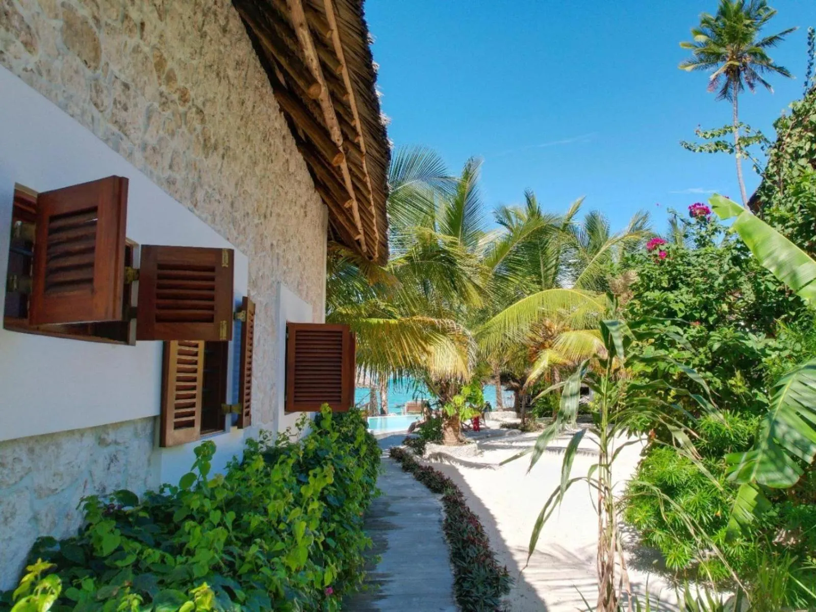 Property building in Villa Juliana