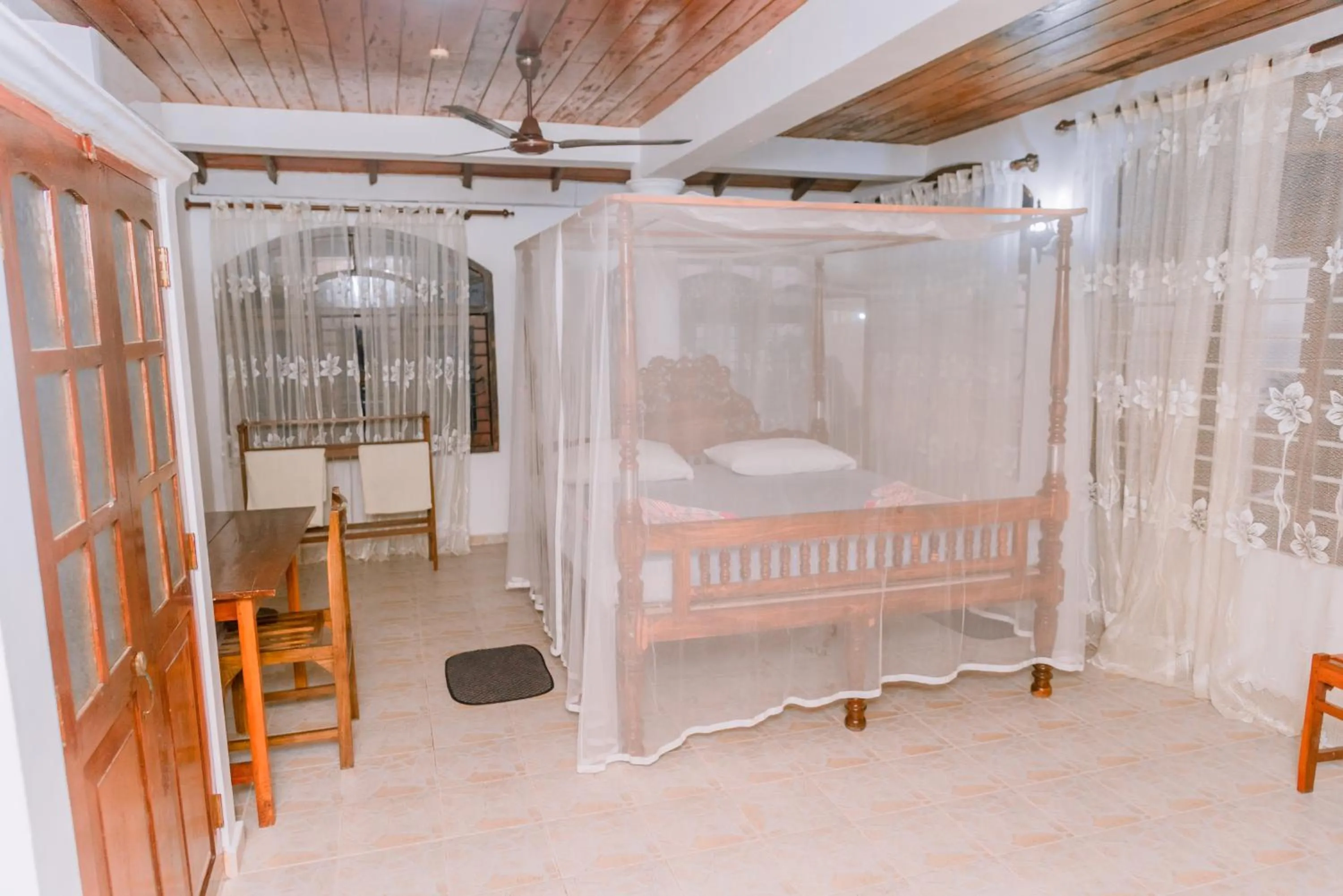 Photo of the whole room, Bed in Rock House