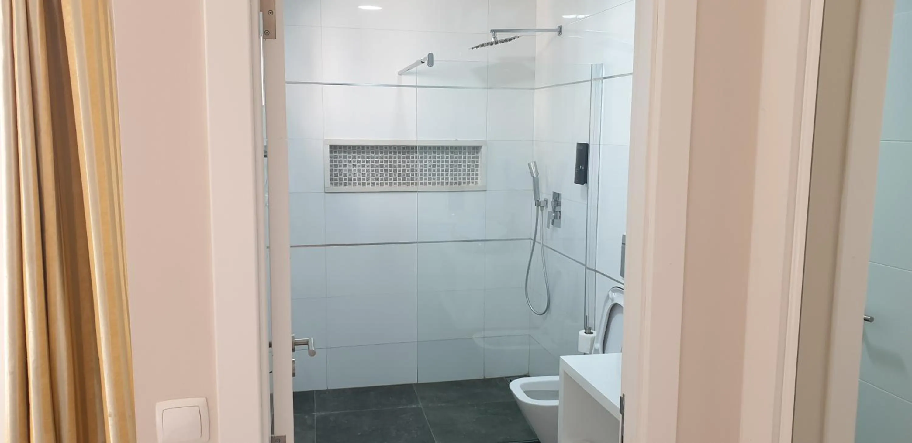 Shower in Aparthotel Praiano