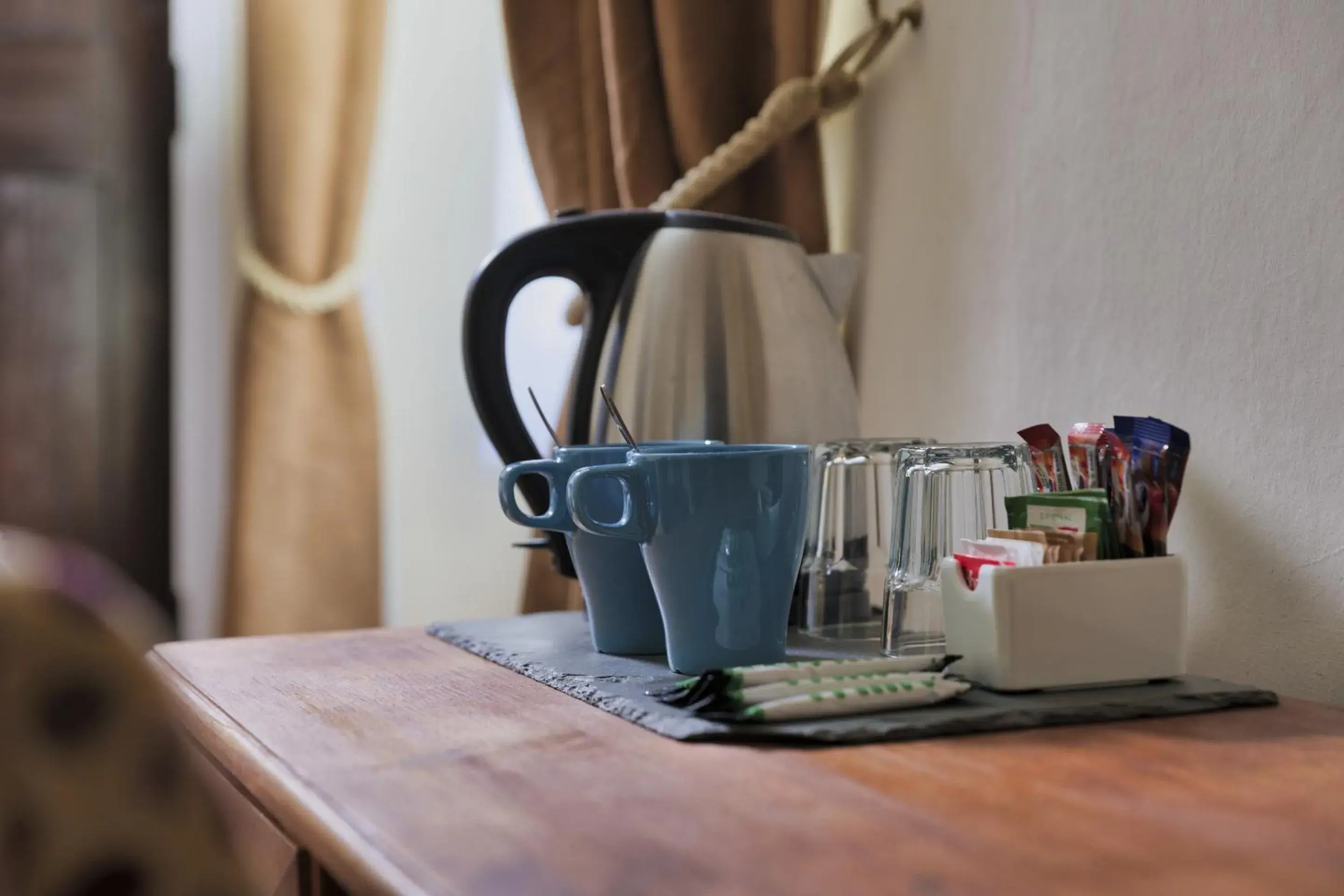 Single Room with Shower - single occupancy in The Cromwell Arms Inn Single Room with Shower - single occupancy in The Cromwell Arms Inn