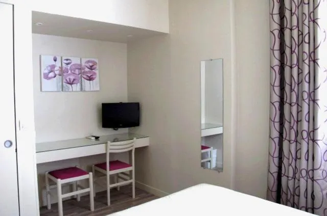 Bed in Hotel Le Havre Bleu