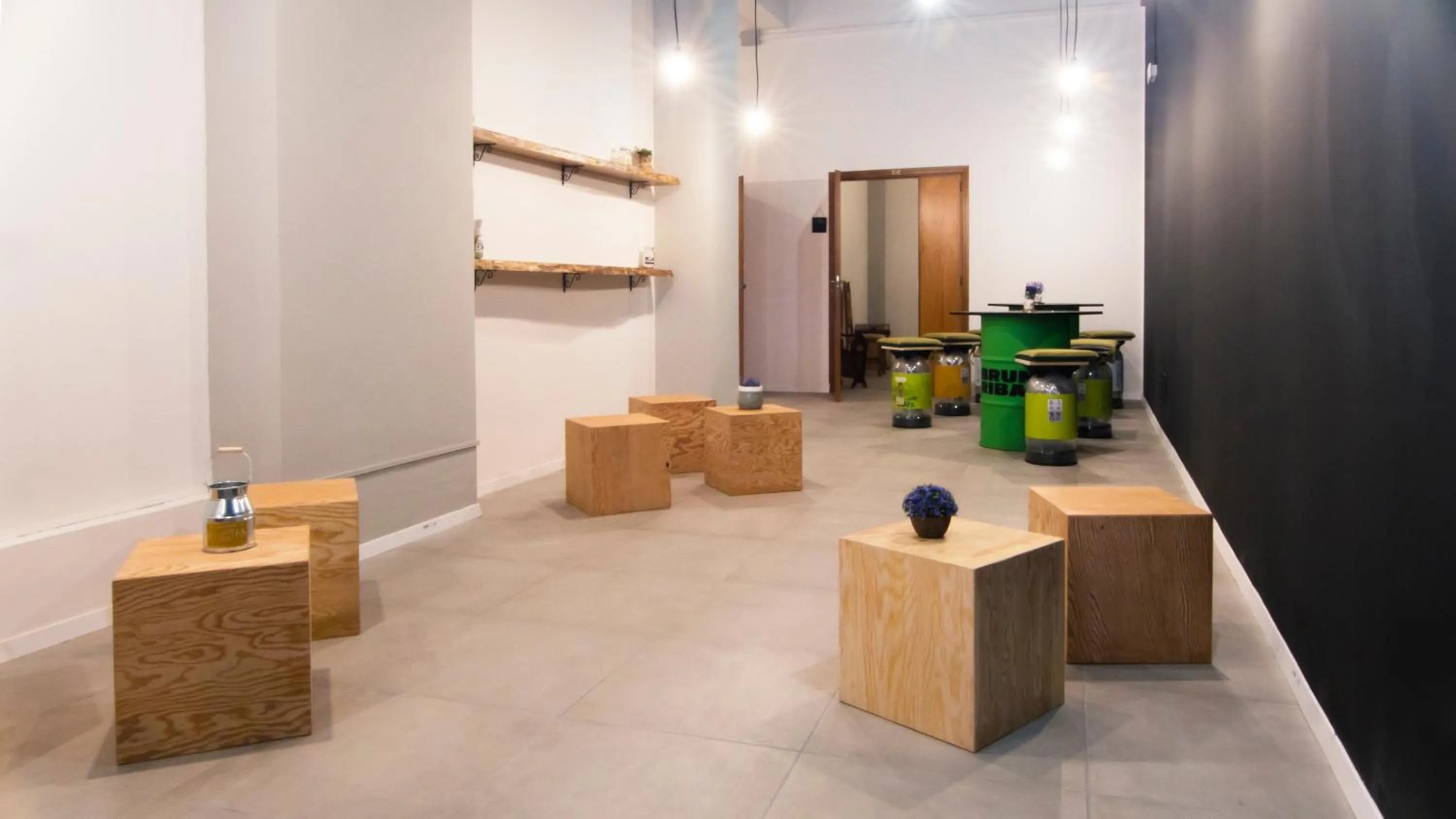 Communal lounge/ TV room in Hostelleria