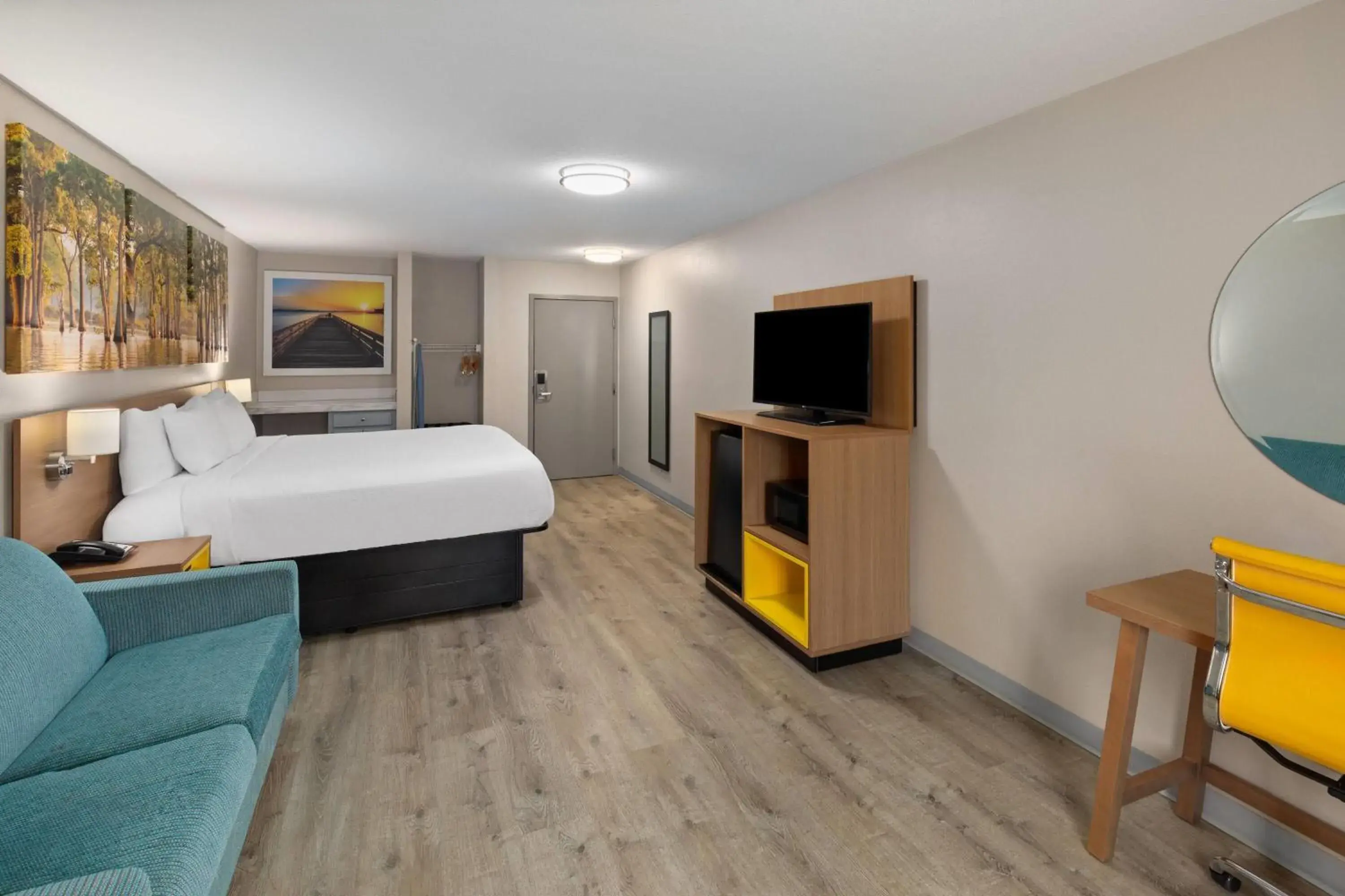 Photo of the whole room, Bed in Days Inn by Wyndham Lincoln Photo of the whole room, Bed in Days Inn by Wyndham Lincoln