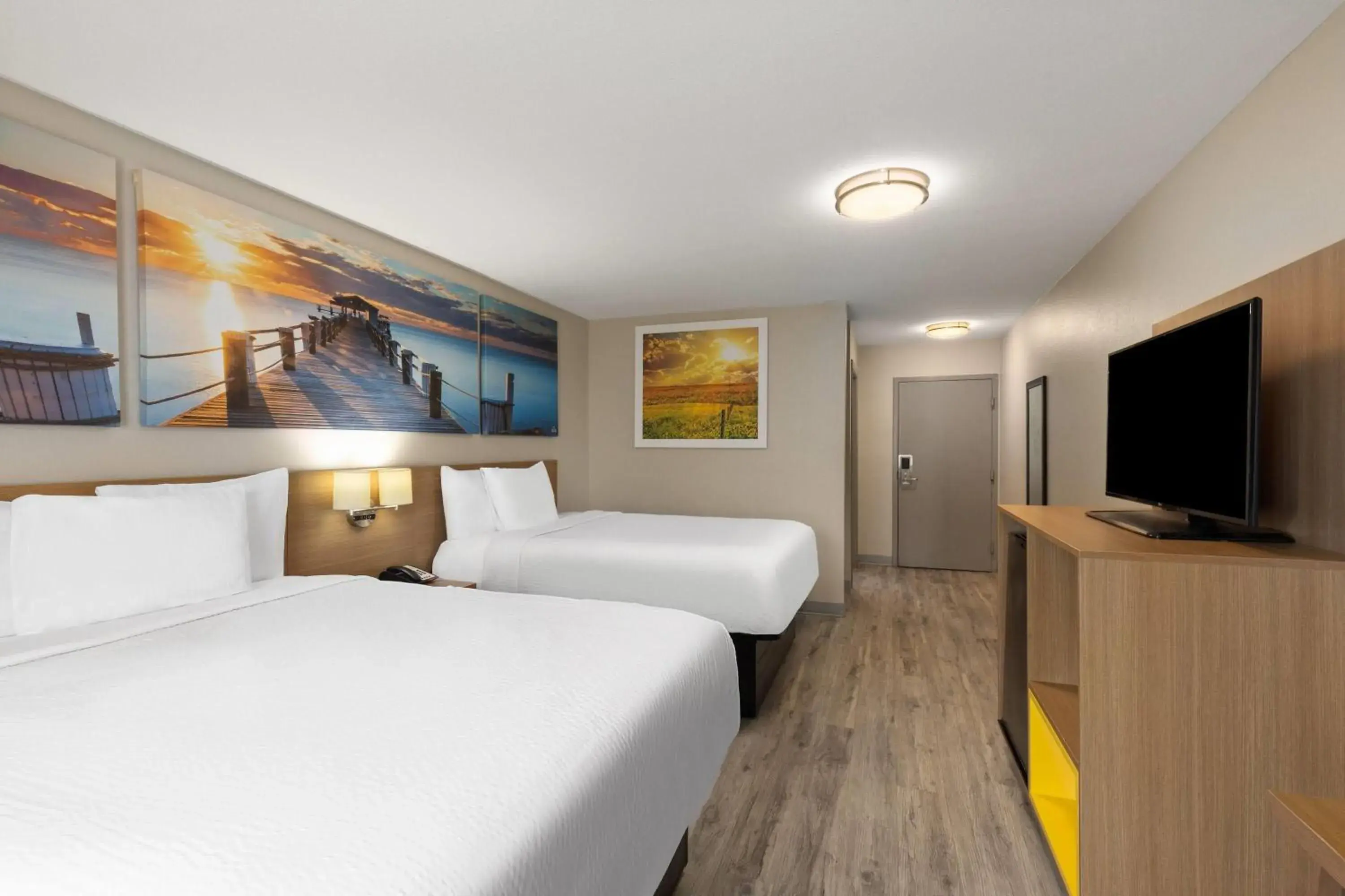 Photo of the whole room, Bed in Days Inn by Wyndham Lincoln Photo of the whole room, Bed in Days Inn by Wyndham Lincoln