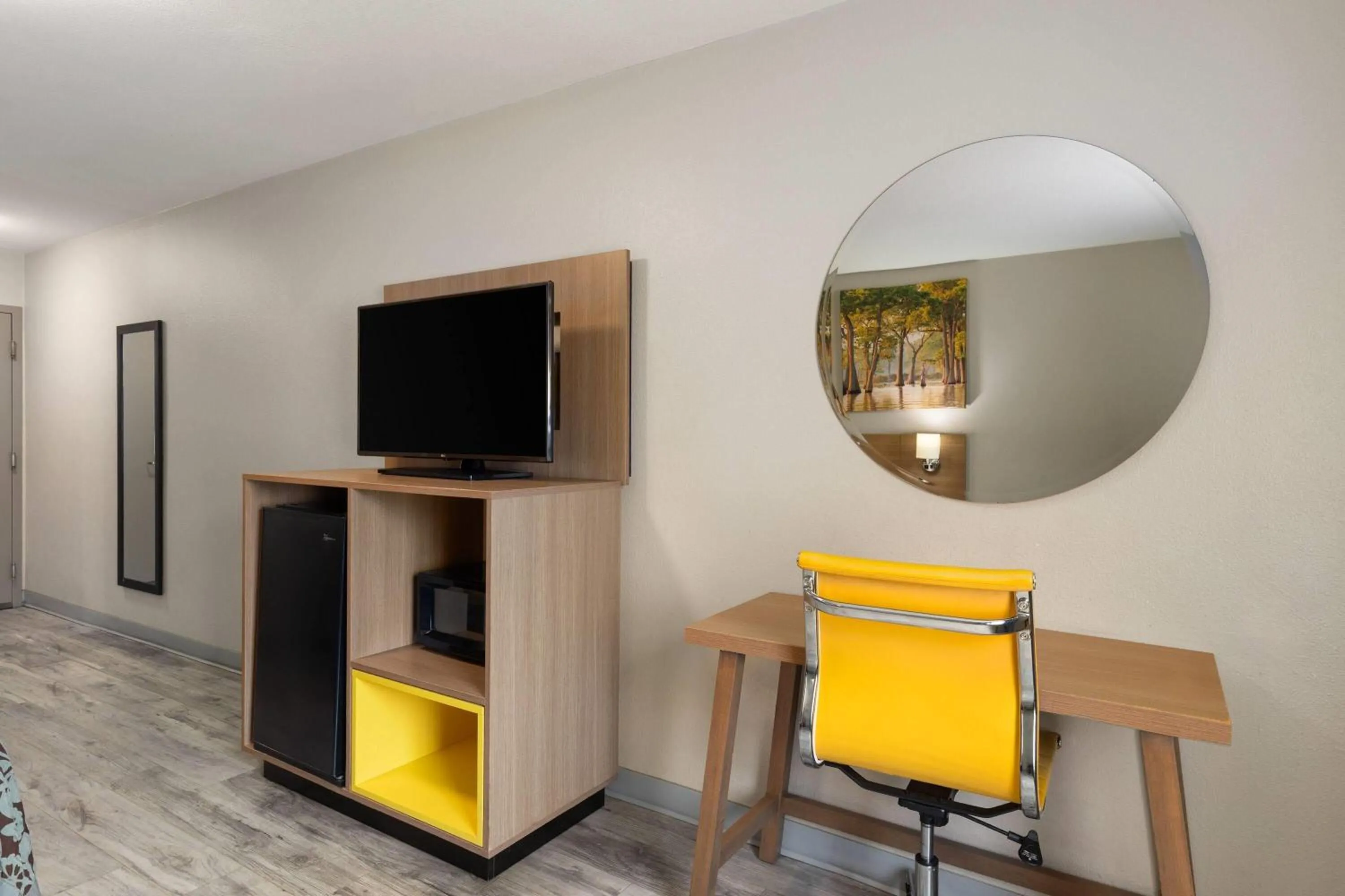 Photo of the whole room in Days Inn by Wyndham Lincoln