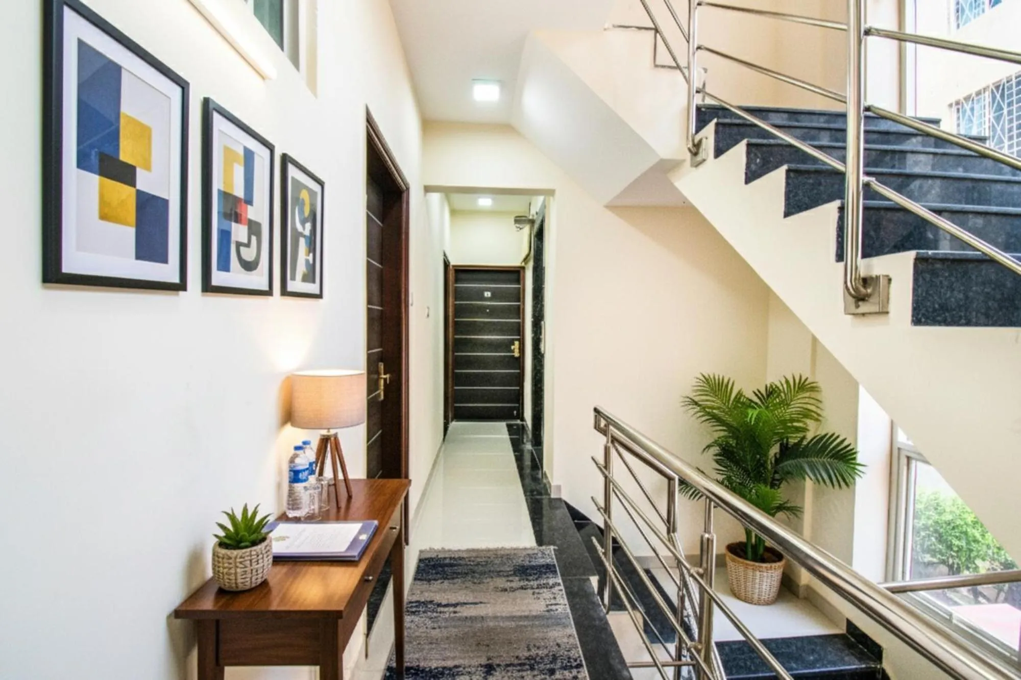 Lobby or reception in FabHotel Marvel Bliss - Nr Trump Towers