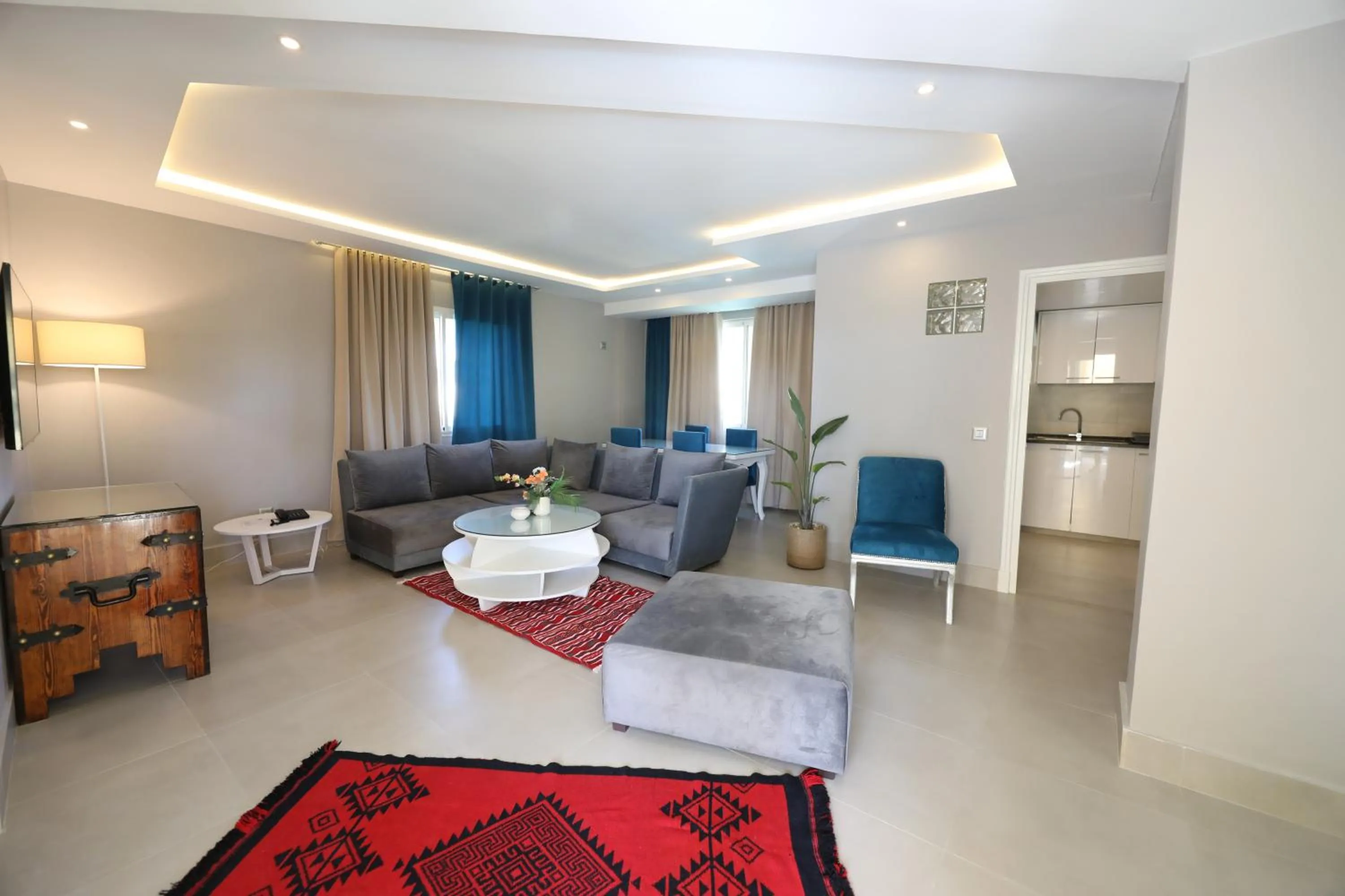 Living room in Suites Hôtel Les Charmilles & Spa