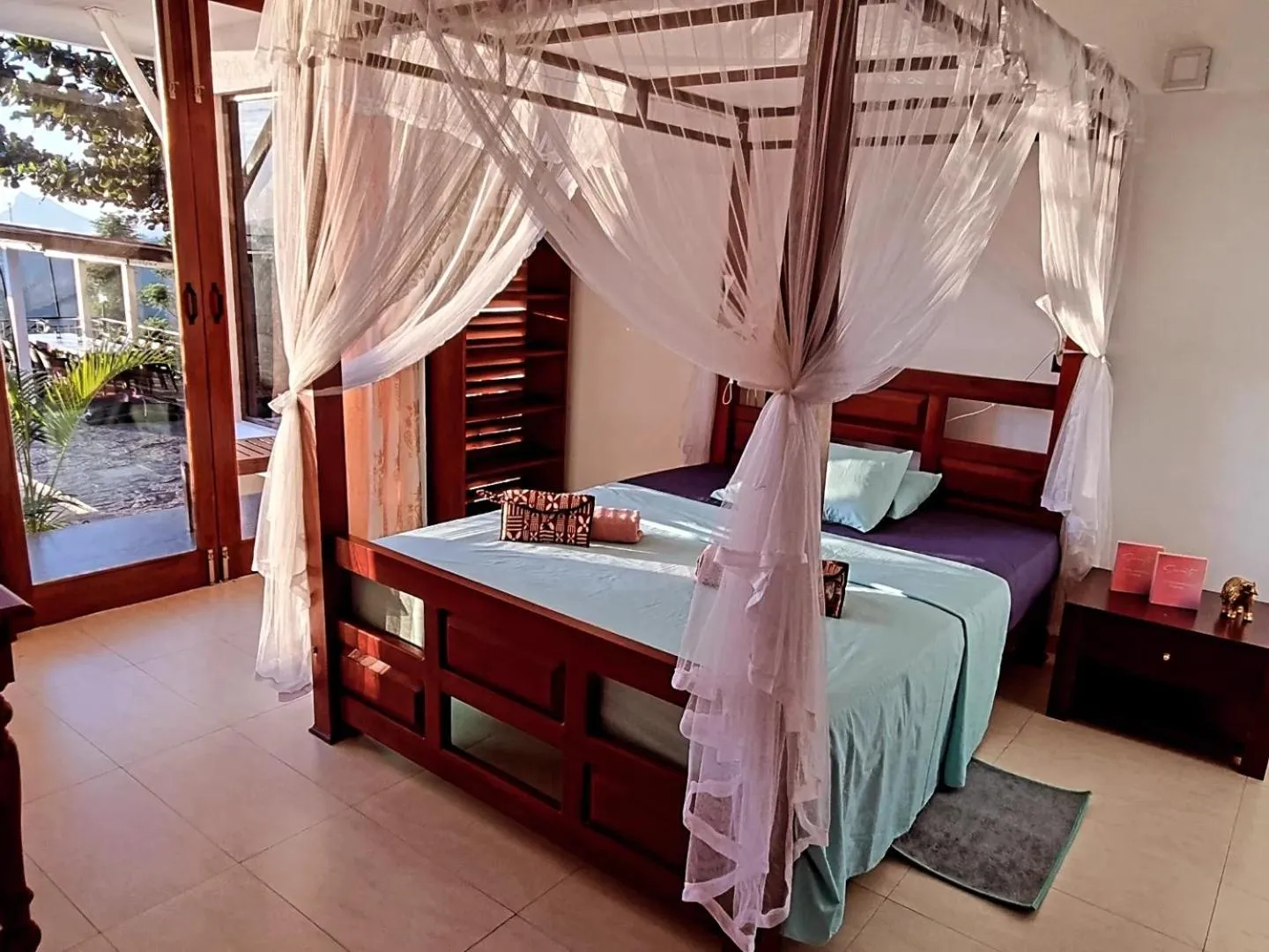 Photo of the whole room, Bed in Lotus Villa Kandy