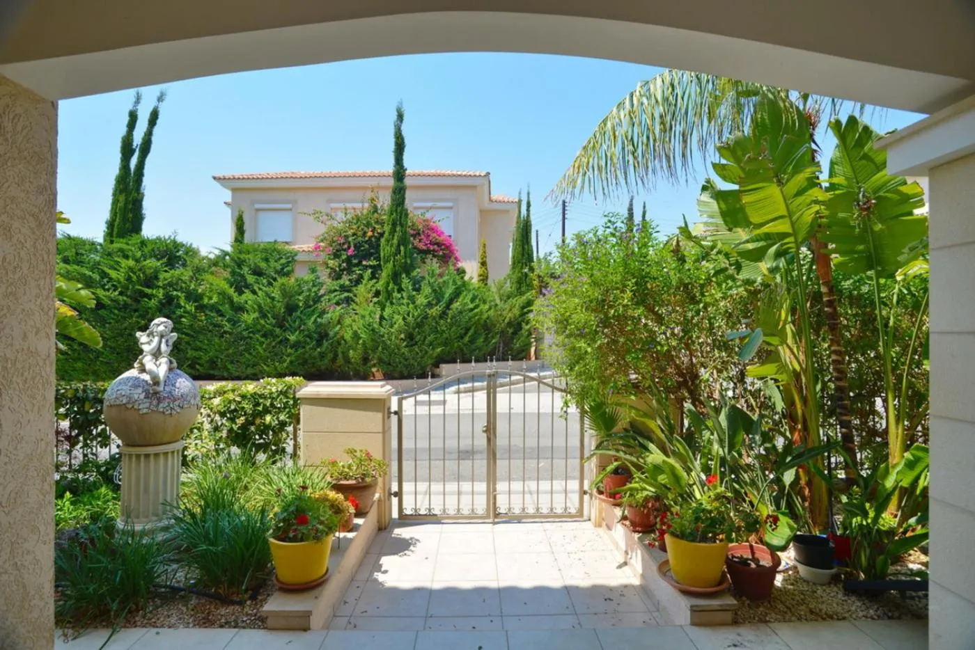 Neighbourhood in SeaView 6 Bedroom Villa & Private Pool