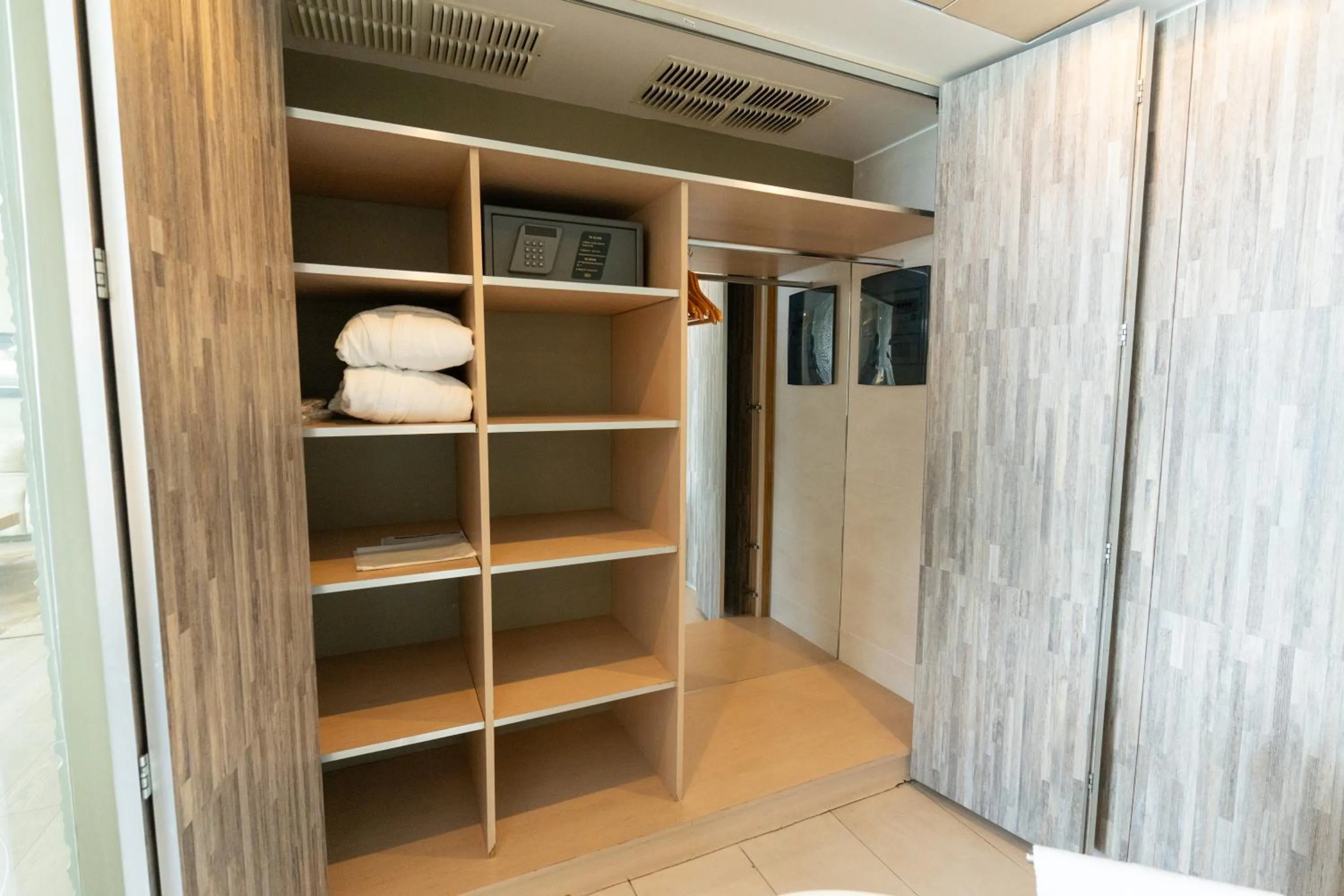 wardrobe in Terrado Suites Antofagasta