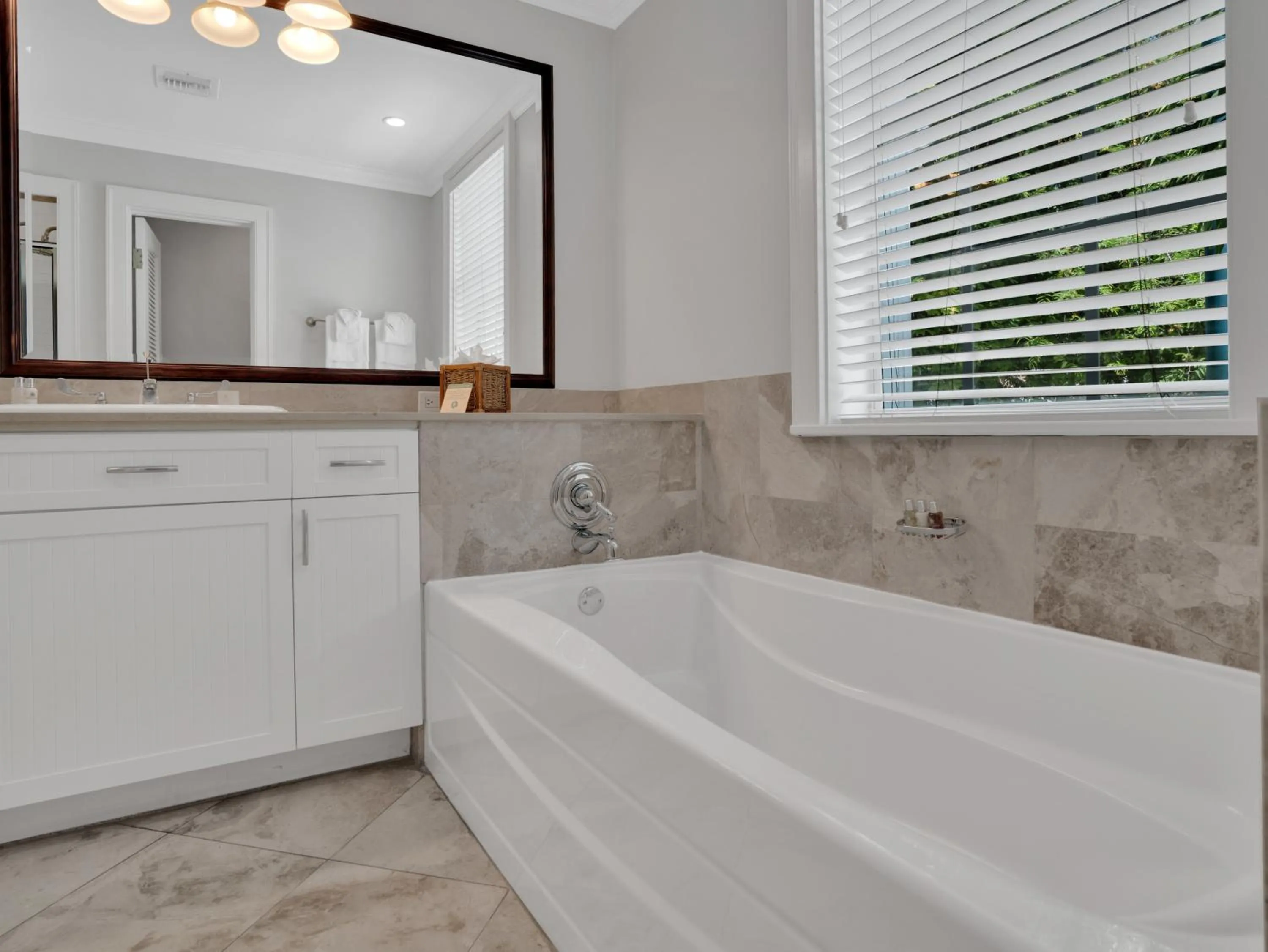 Bathroom in Valentines Resort & Marina